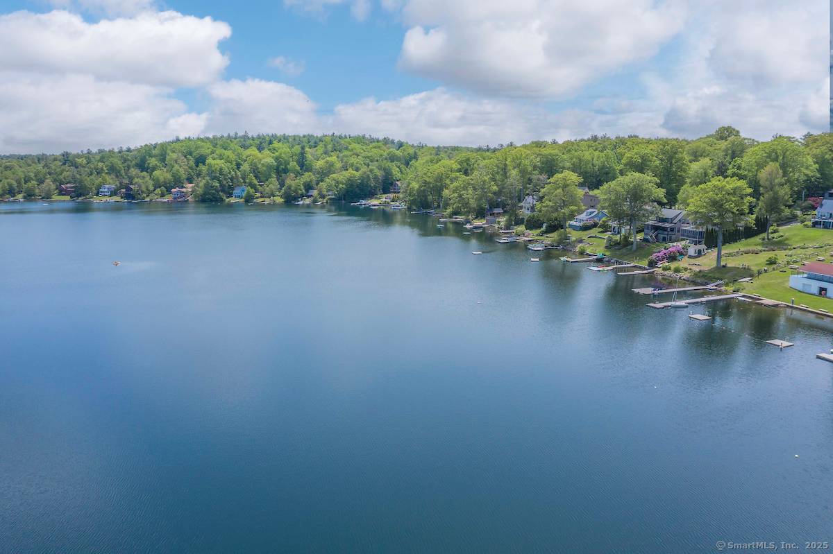 New Hartford, CT 06057,16 Pioneer Drive