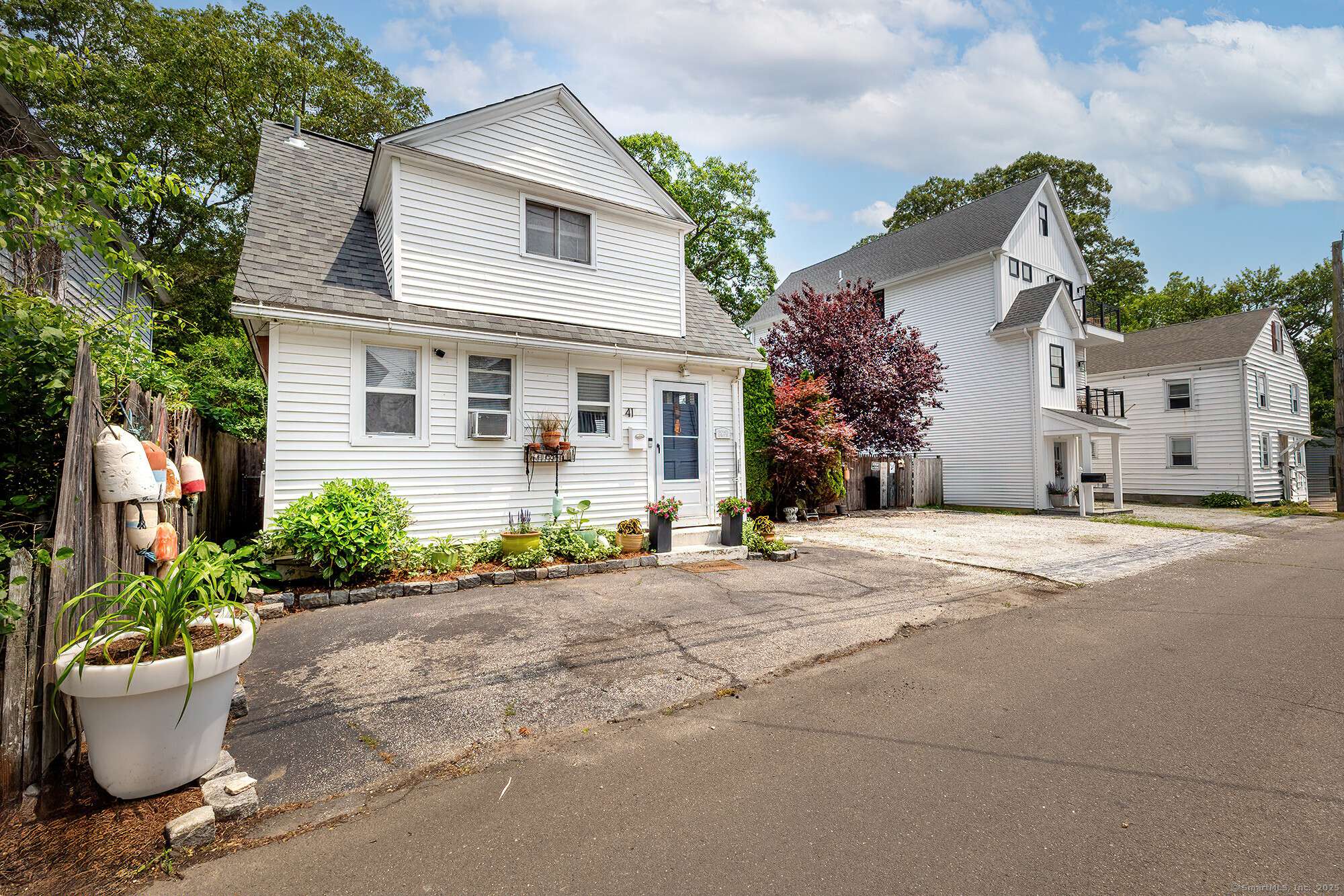 Milford, CT 06460,41 Botsford Avenue