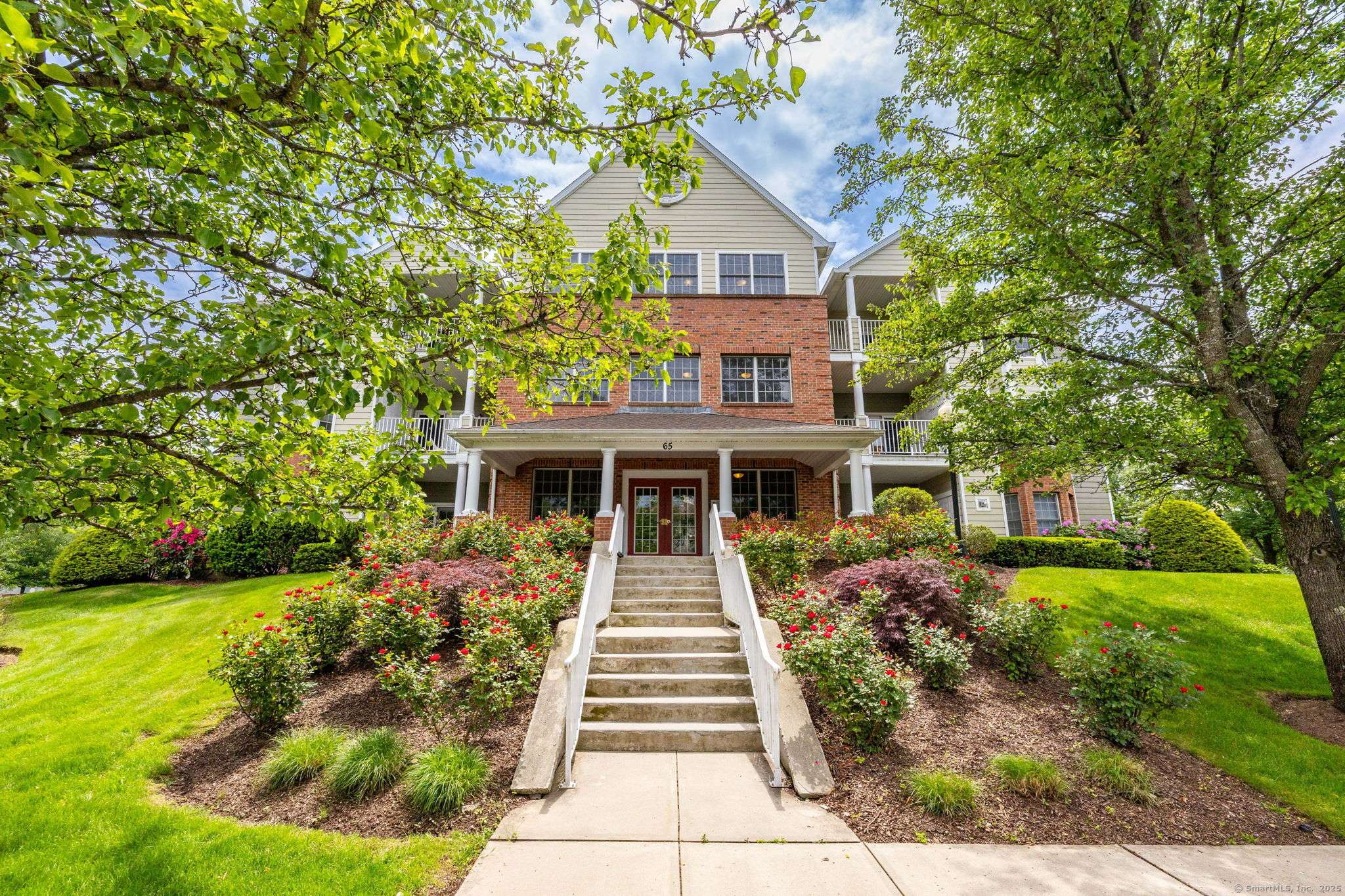 West Hartford, CT 06107,65 Cassandra Boulevard #APT 106
