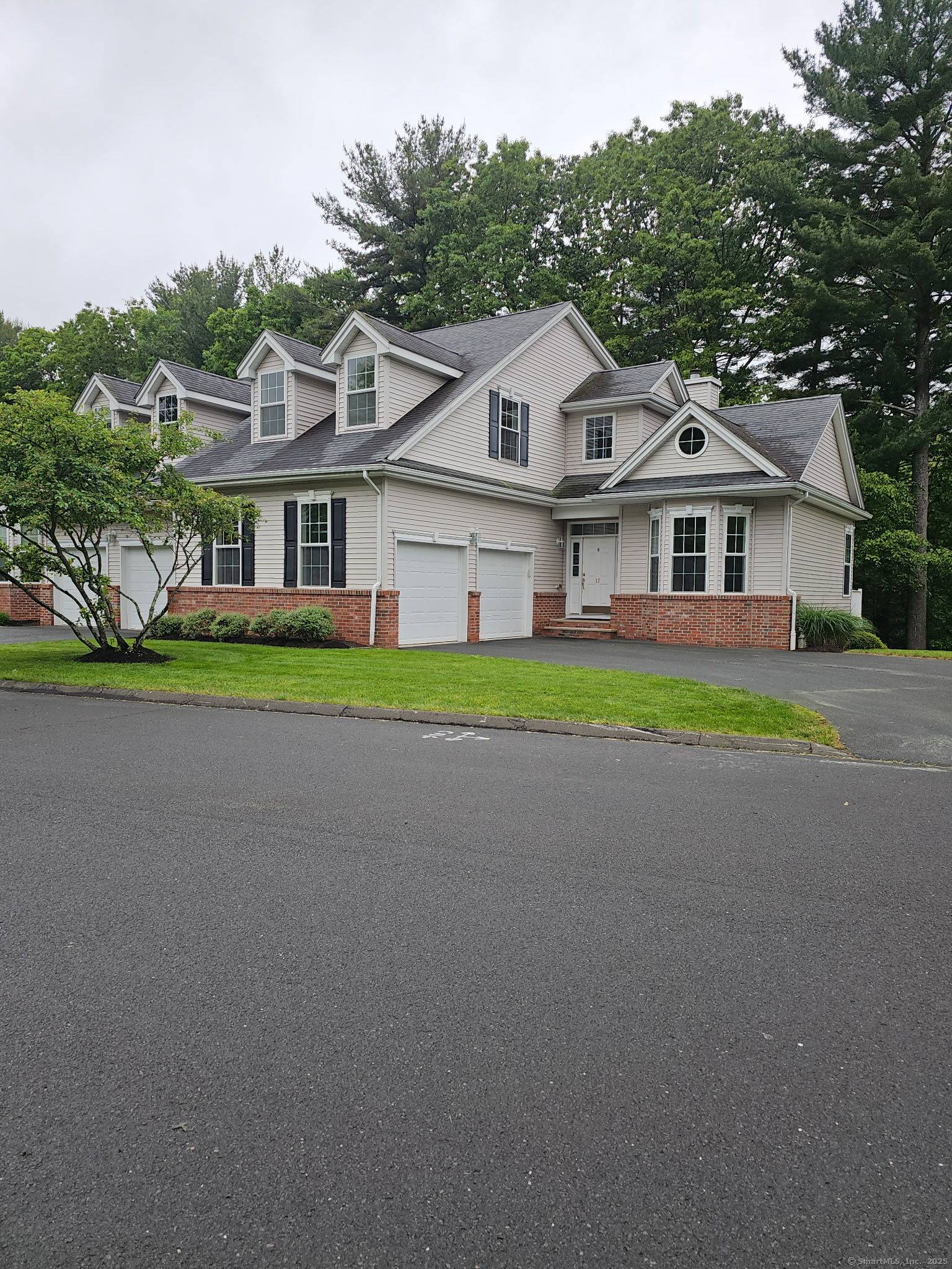 Windsor, CT 06095,17 Marble Faun Lane #17