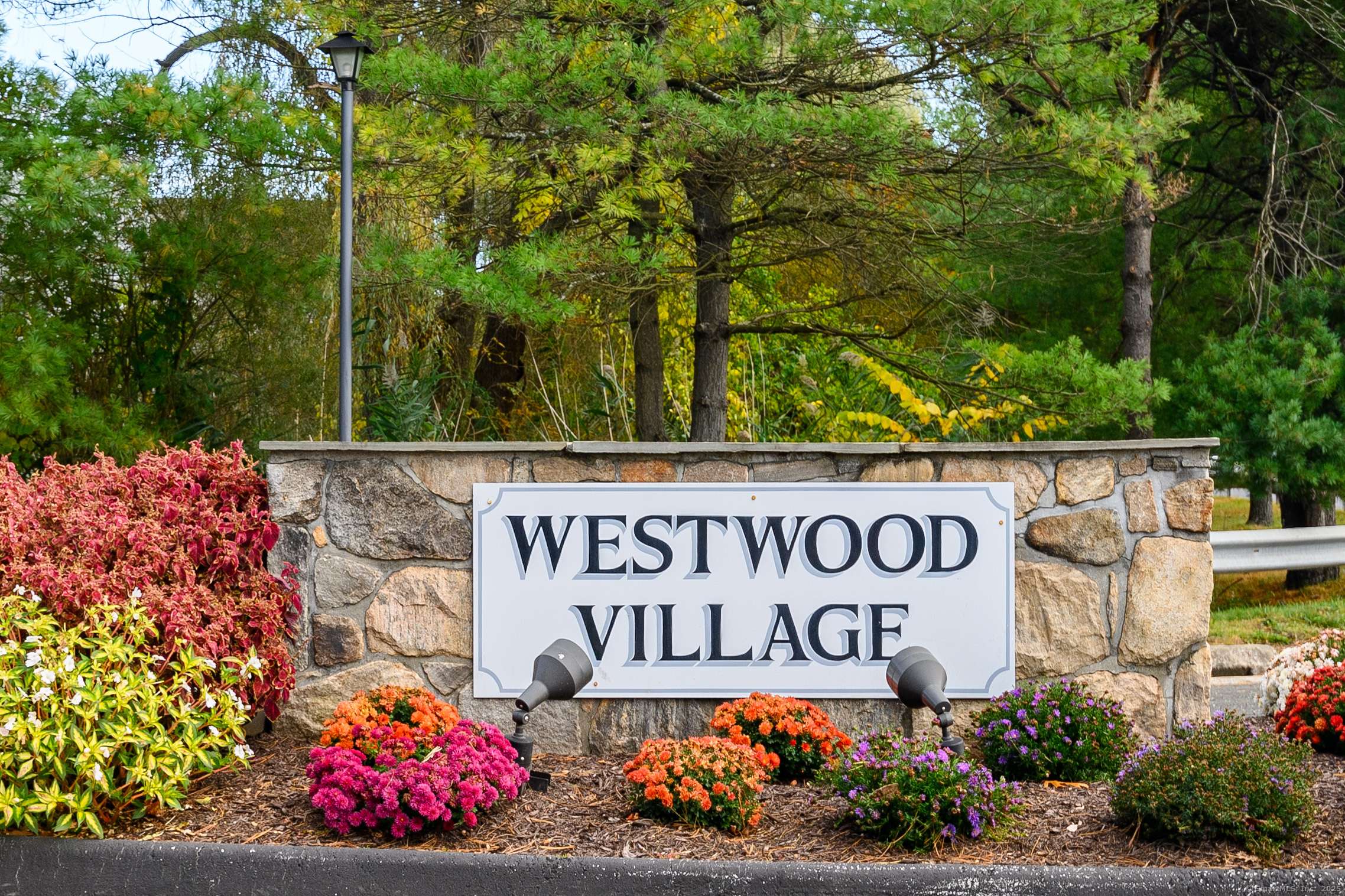 Danbury, CT 06811,55 Mill Plain Road #34-14