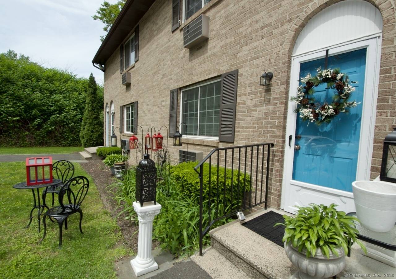 Waterbury, CT 06706,35 Mountain Village Road #15
