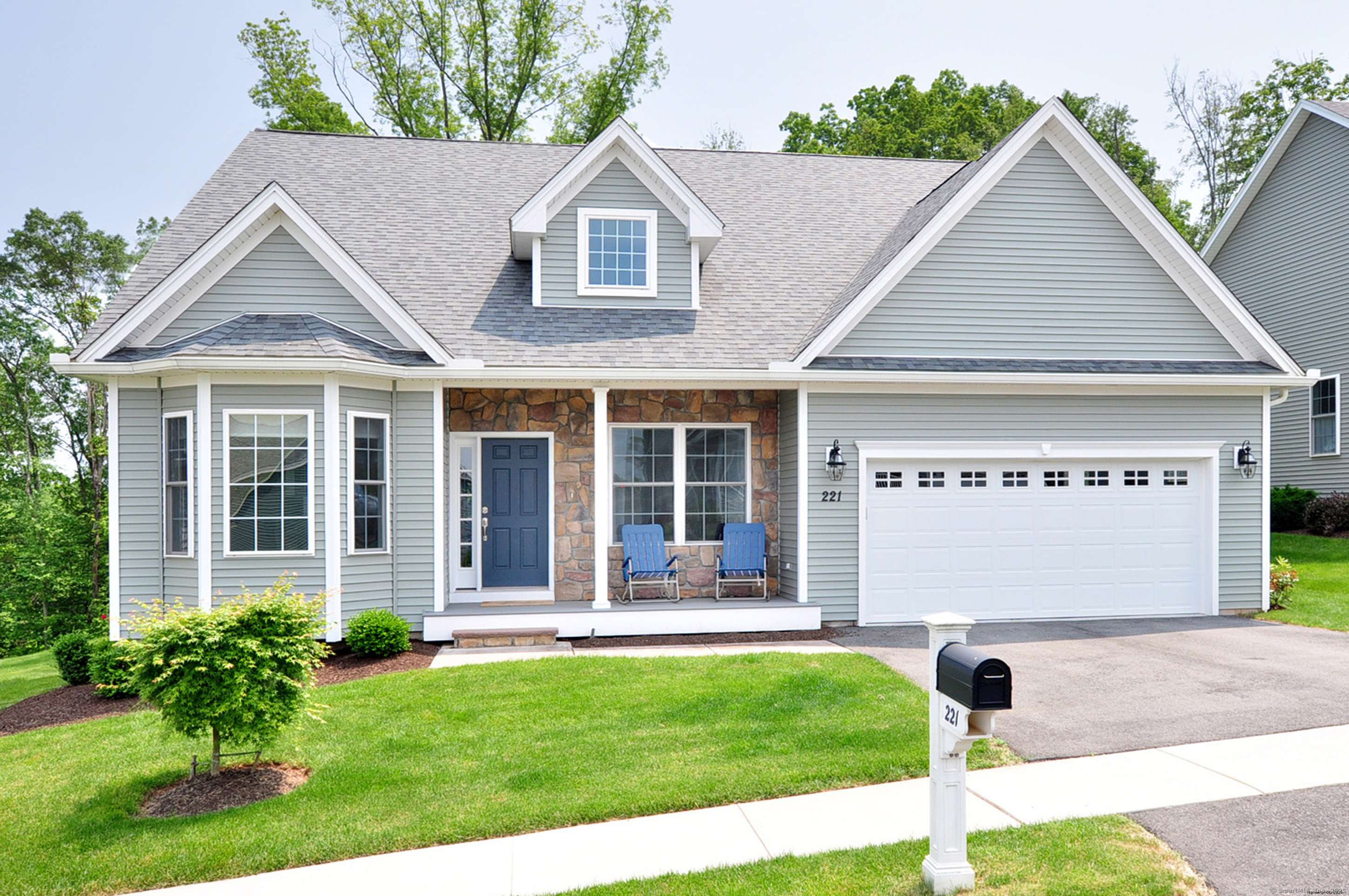 Berlin, CT 06037,221 Scenic Drive #221