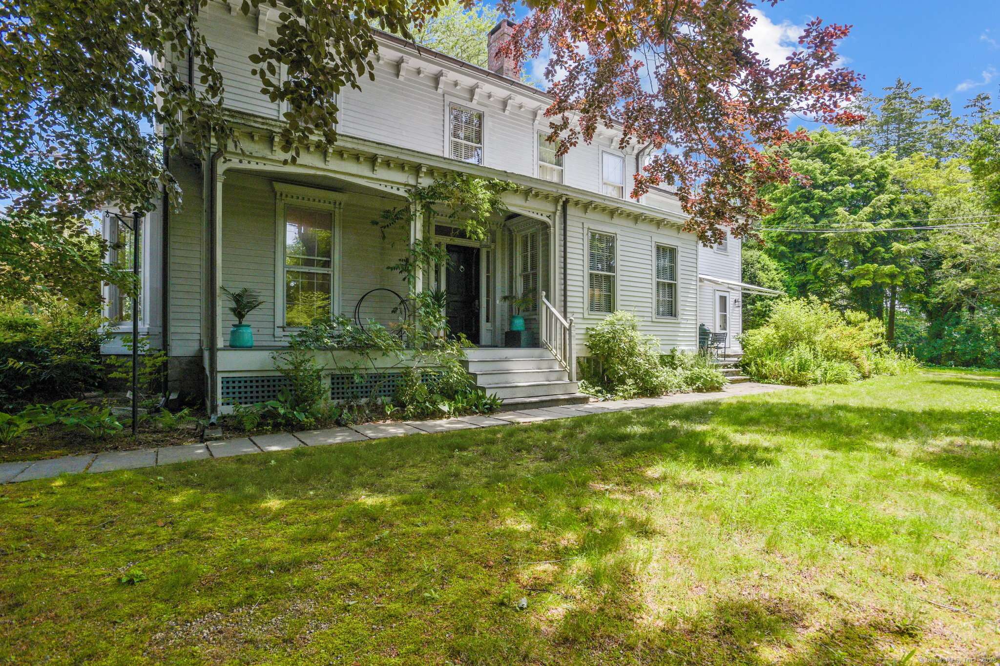 Stonington, CT 06378,2 Summit Street