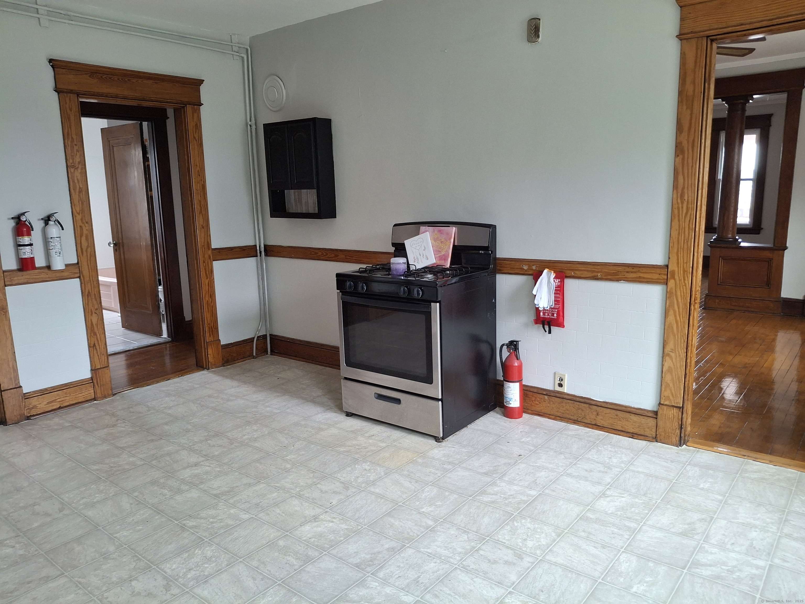 Waterbury, CT 06708,486 Wilson Street #3rd