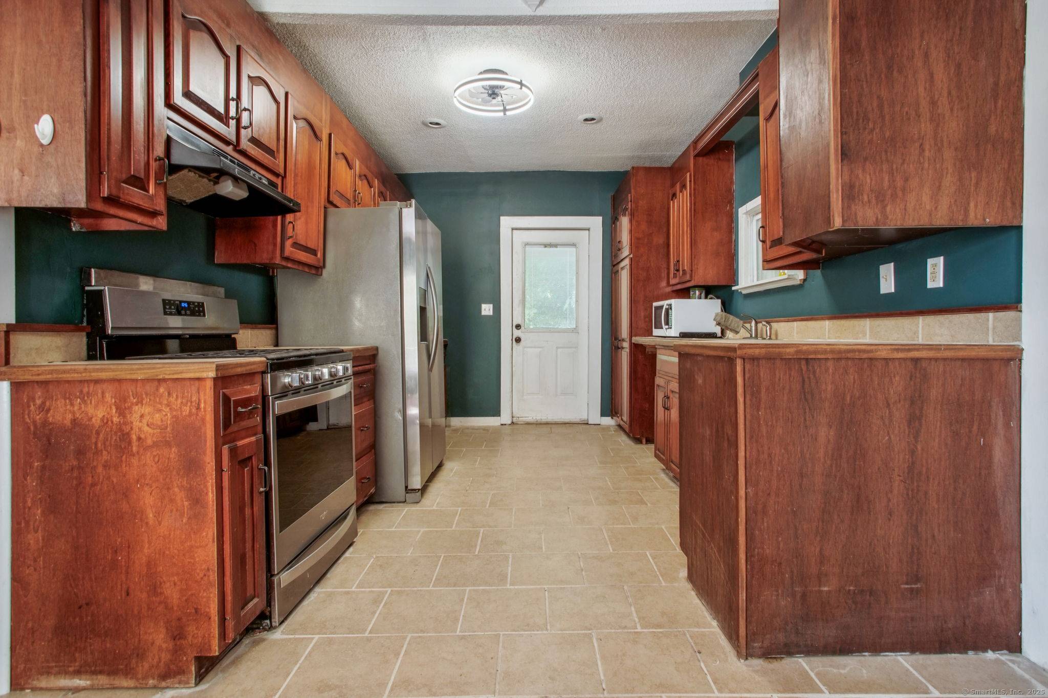 New Britain, CT 06051,138 Pleasant Street