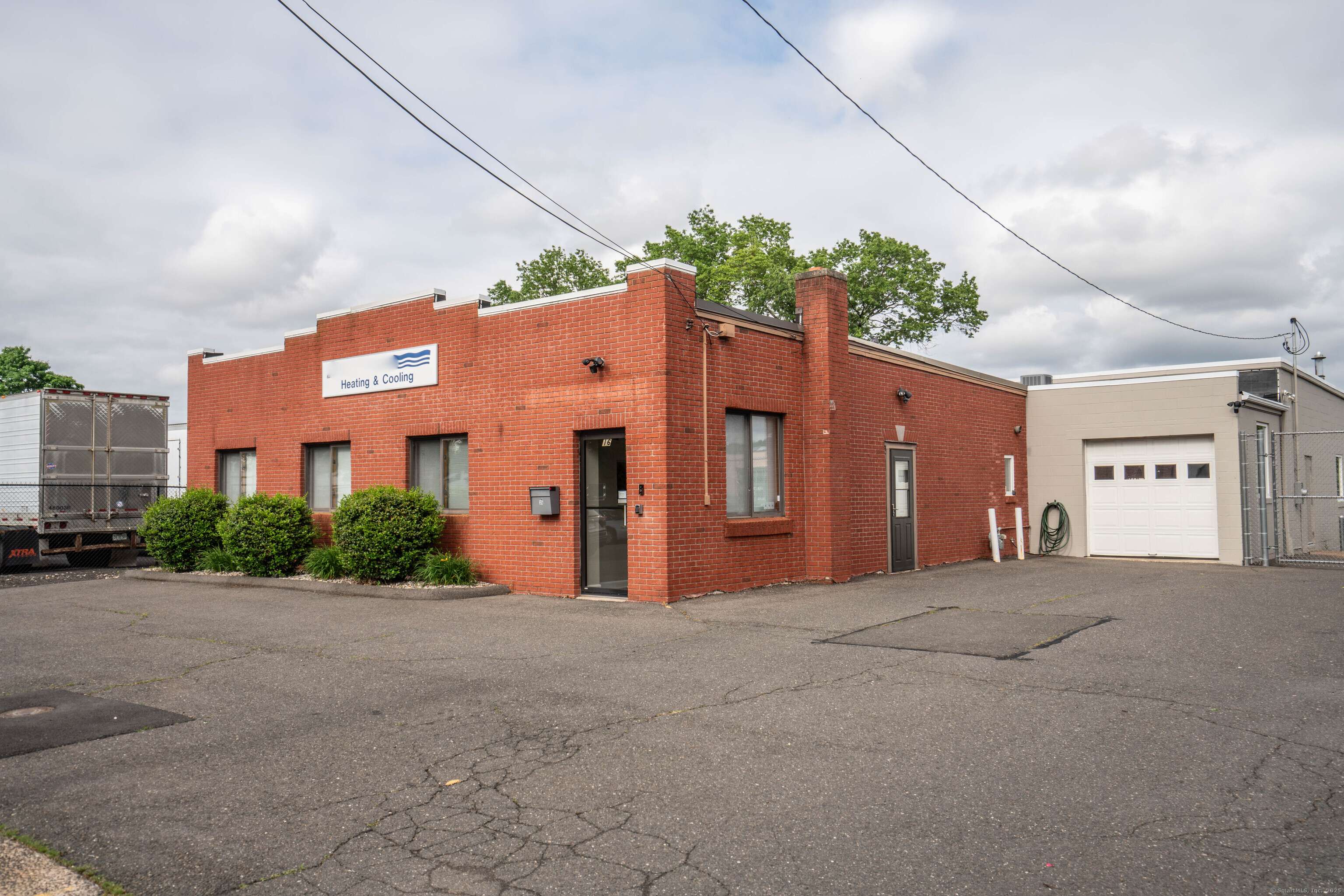 West Hartford, CT 06110,16 Custer Street