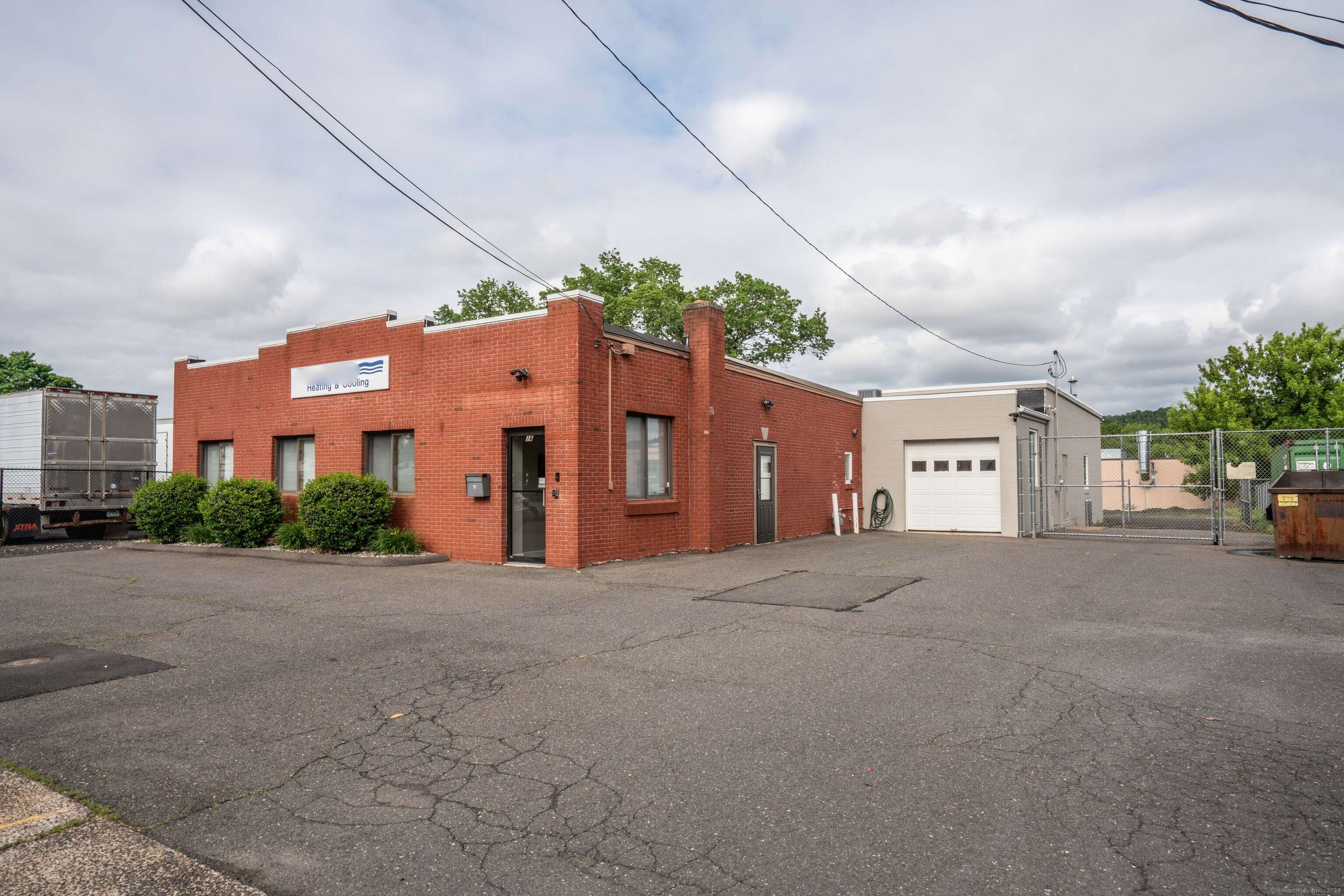West Hartford, CT 06110,16 Custer Street