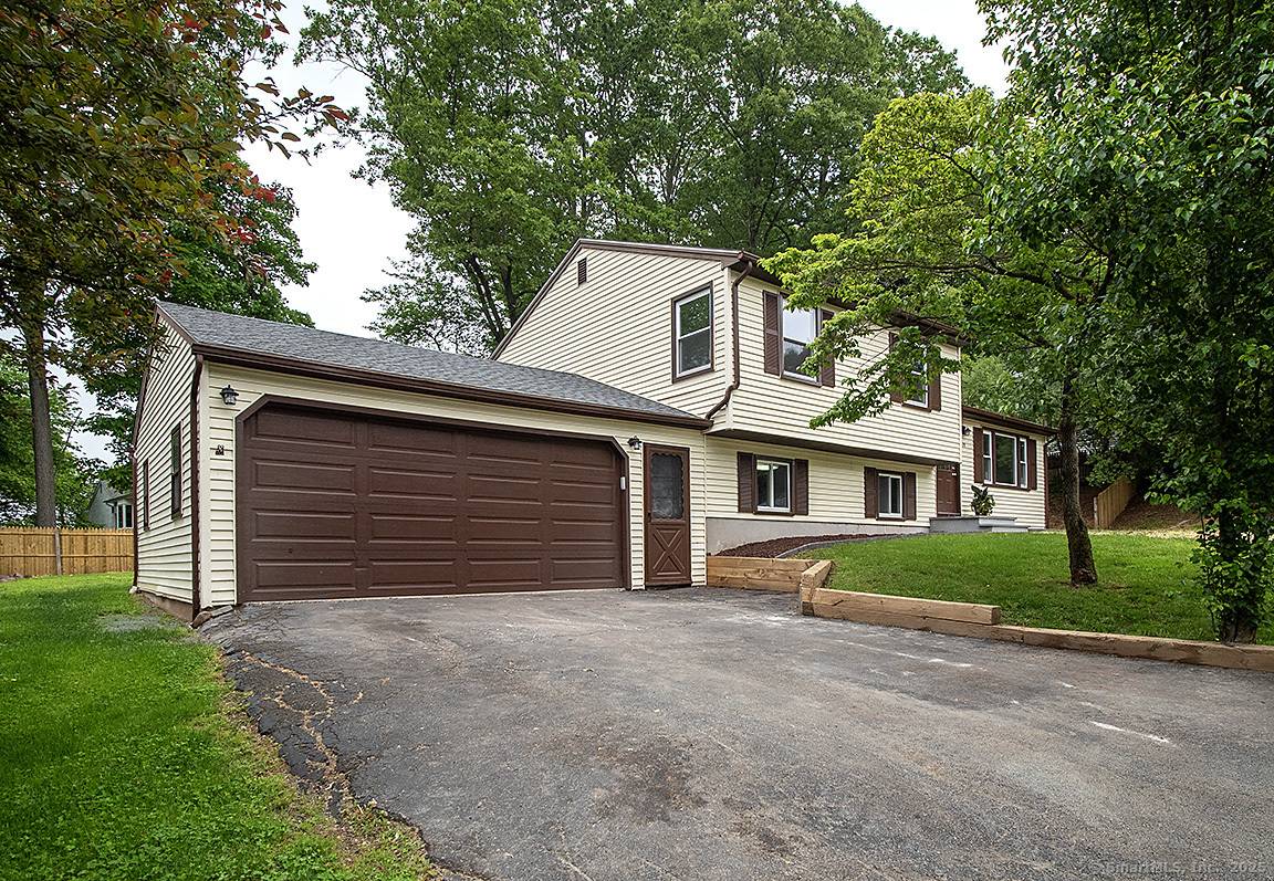 Hamden, CT 06518,179 Anns Farm Road