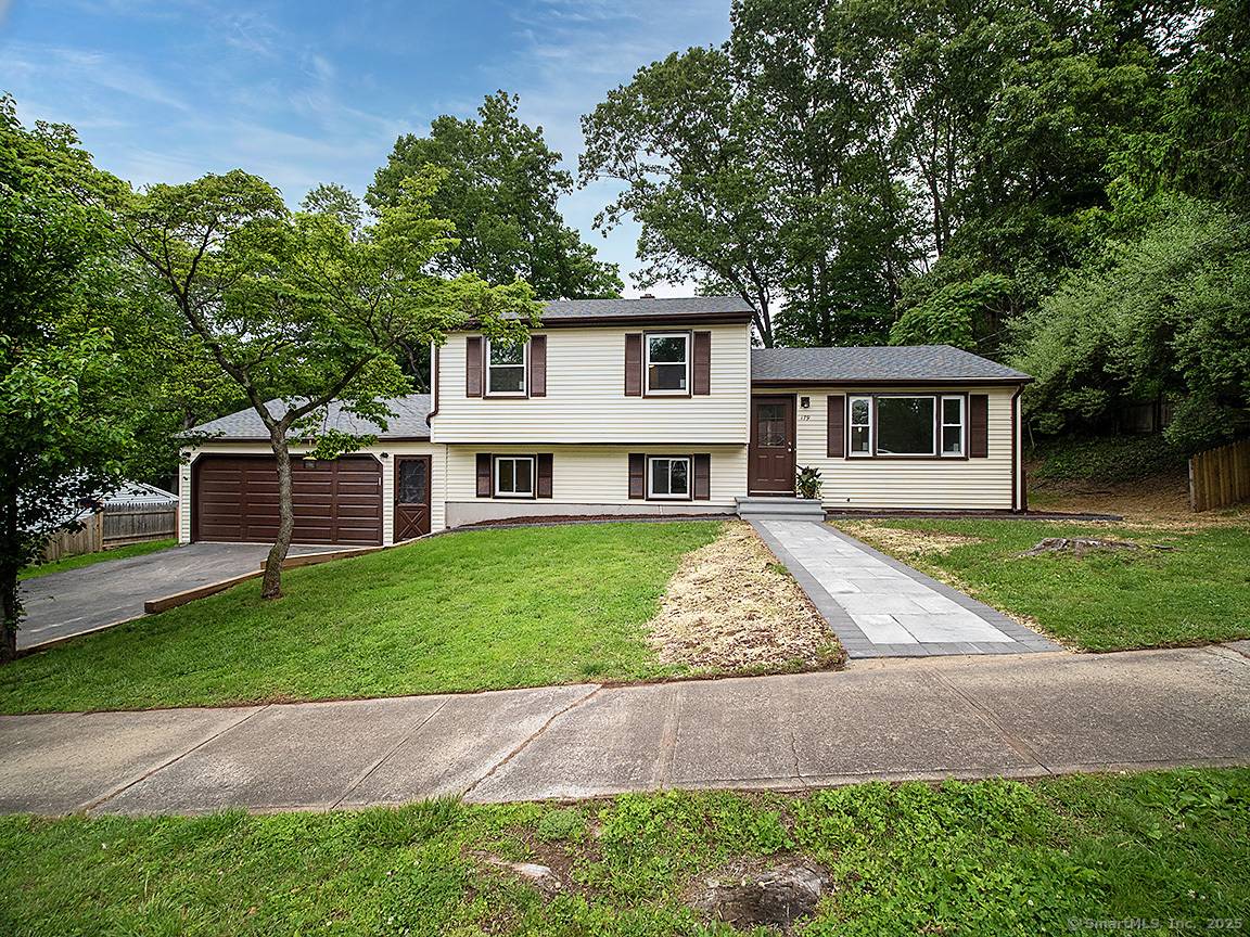 Hamden, CT 06518,179 Anns Farm Road