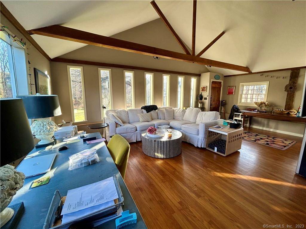New Fairfield, CT 06812,2 Elwell Road