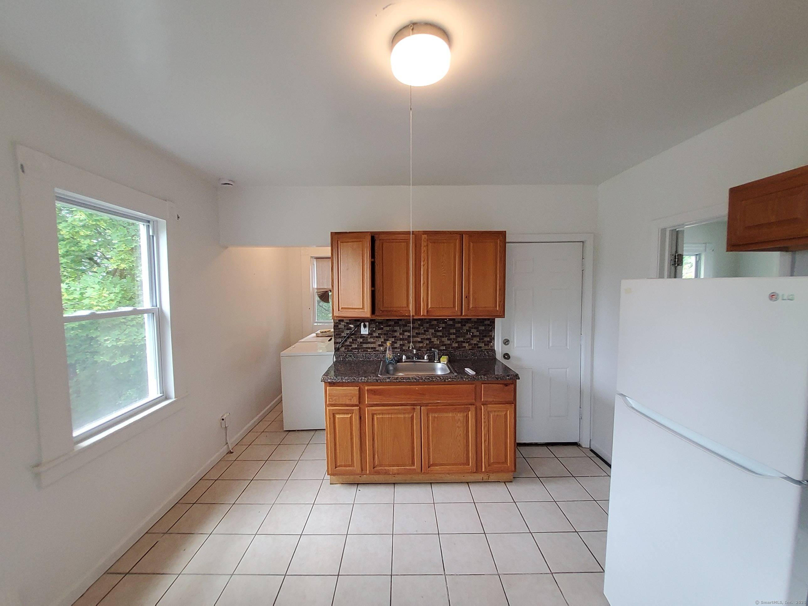 Waterbury, CT 06704,93 Dikeman Street #2