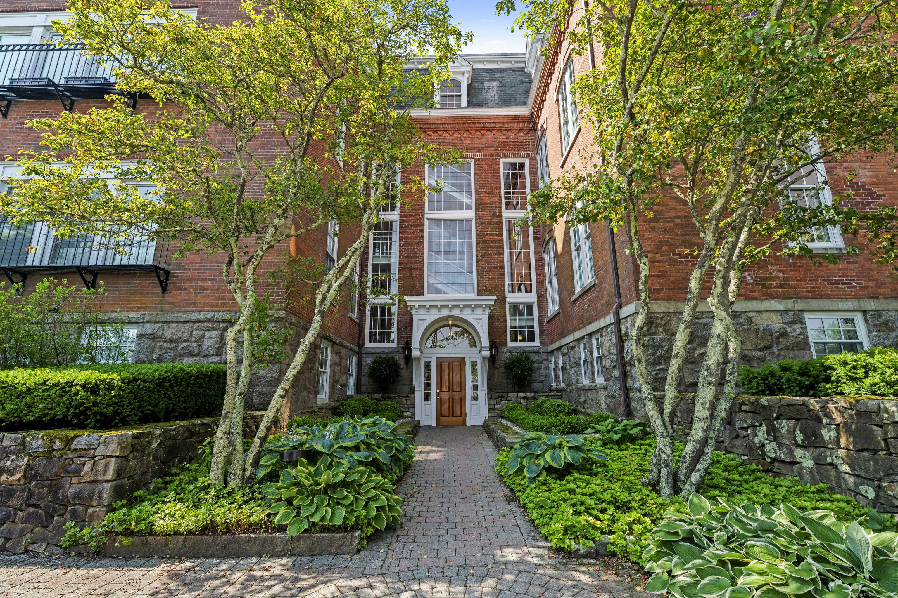 Stonington, CT 06378,25 Orchard Street #14