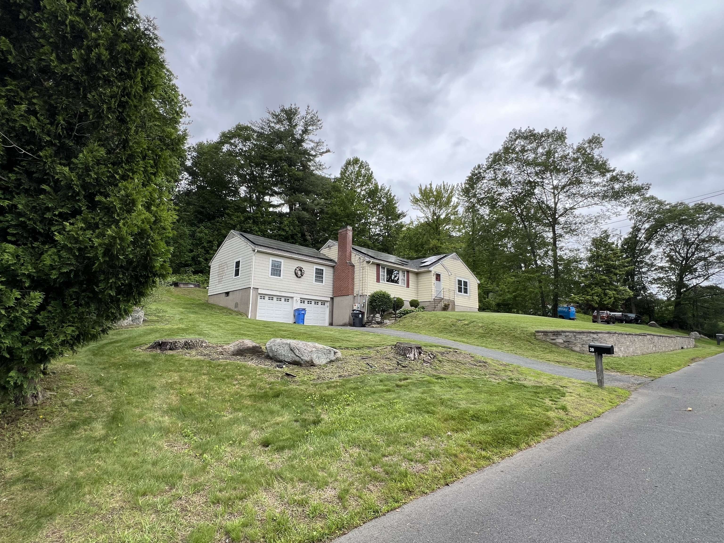 Bristol, CT 06010,39 Eastwood Road