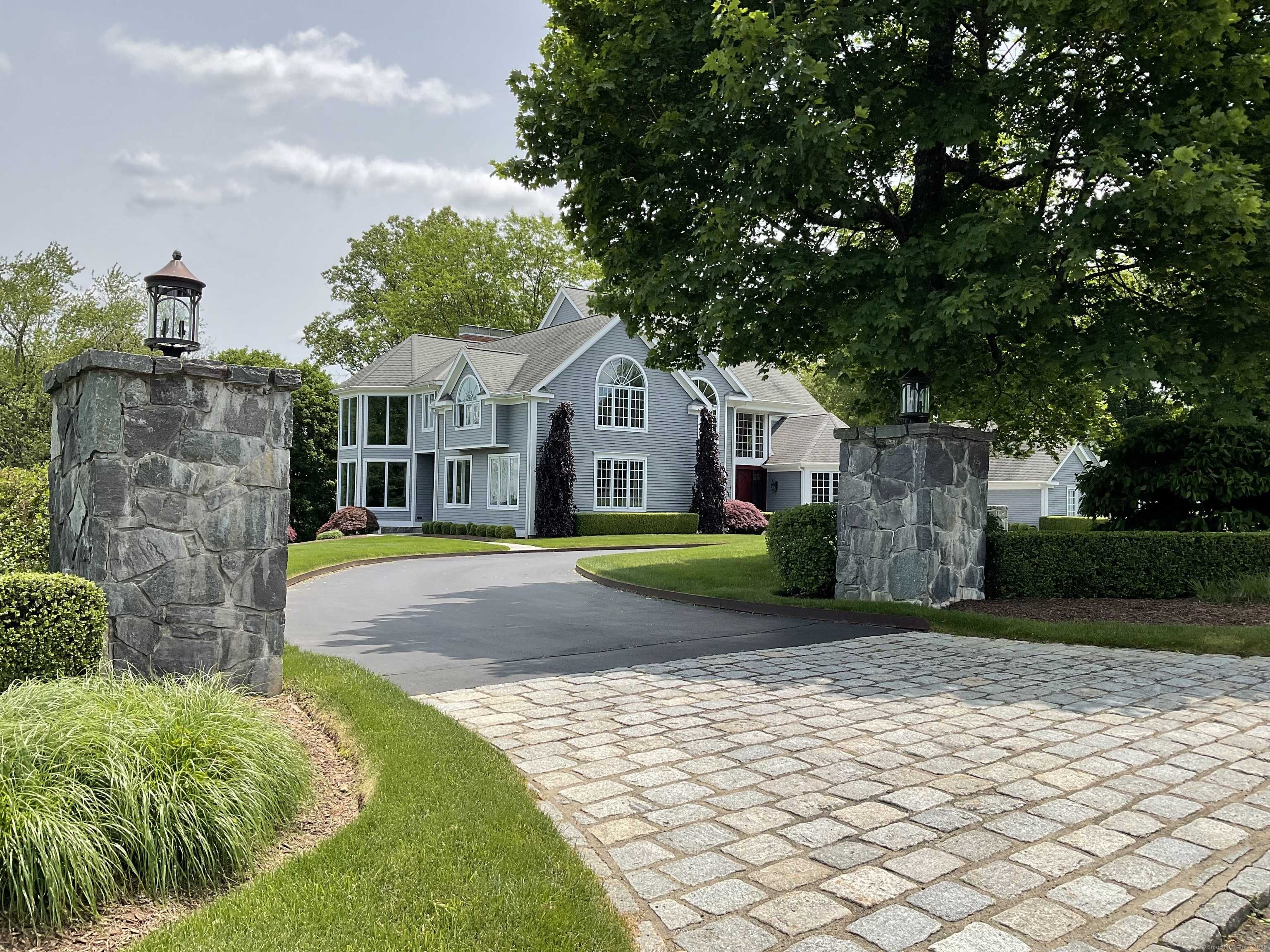 Newtown, CT 06470,7 Old Castle Drive