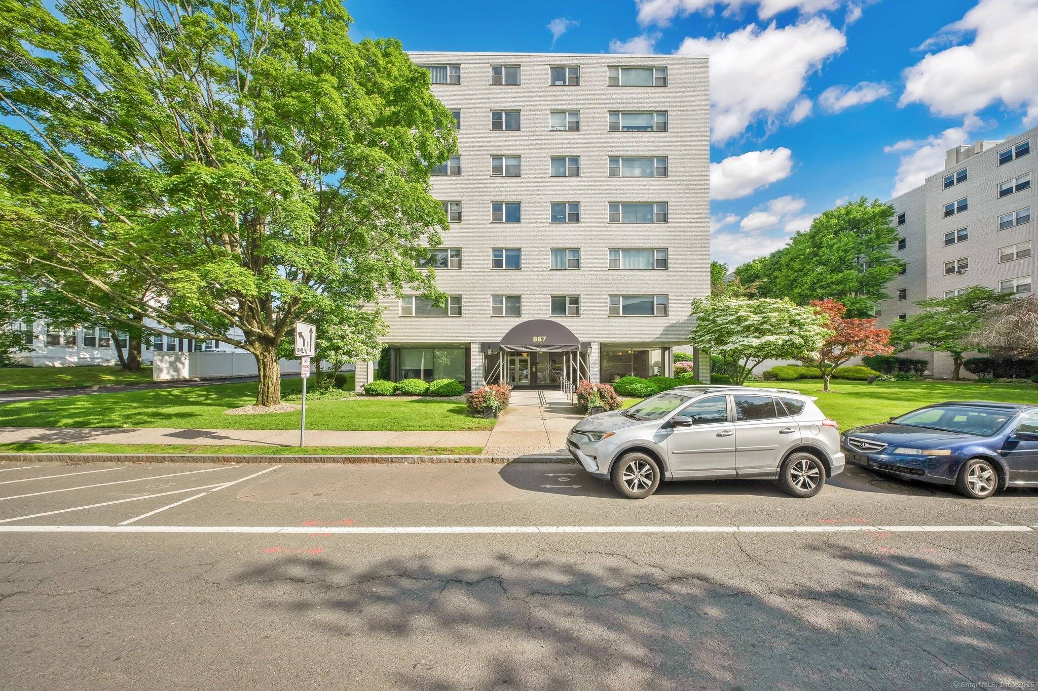 West Hartford, CT 06119,887 Farmington Avenue #APT 3D