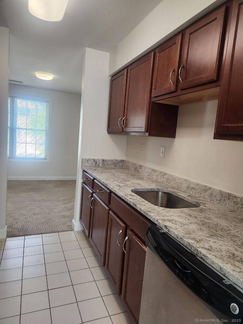 Stamford, CT 06902,39 Hazel Street