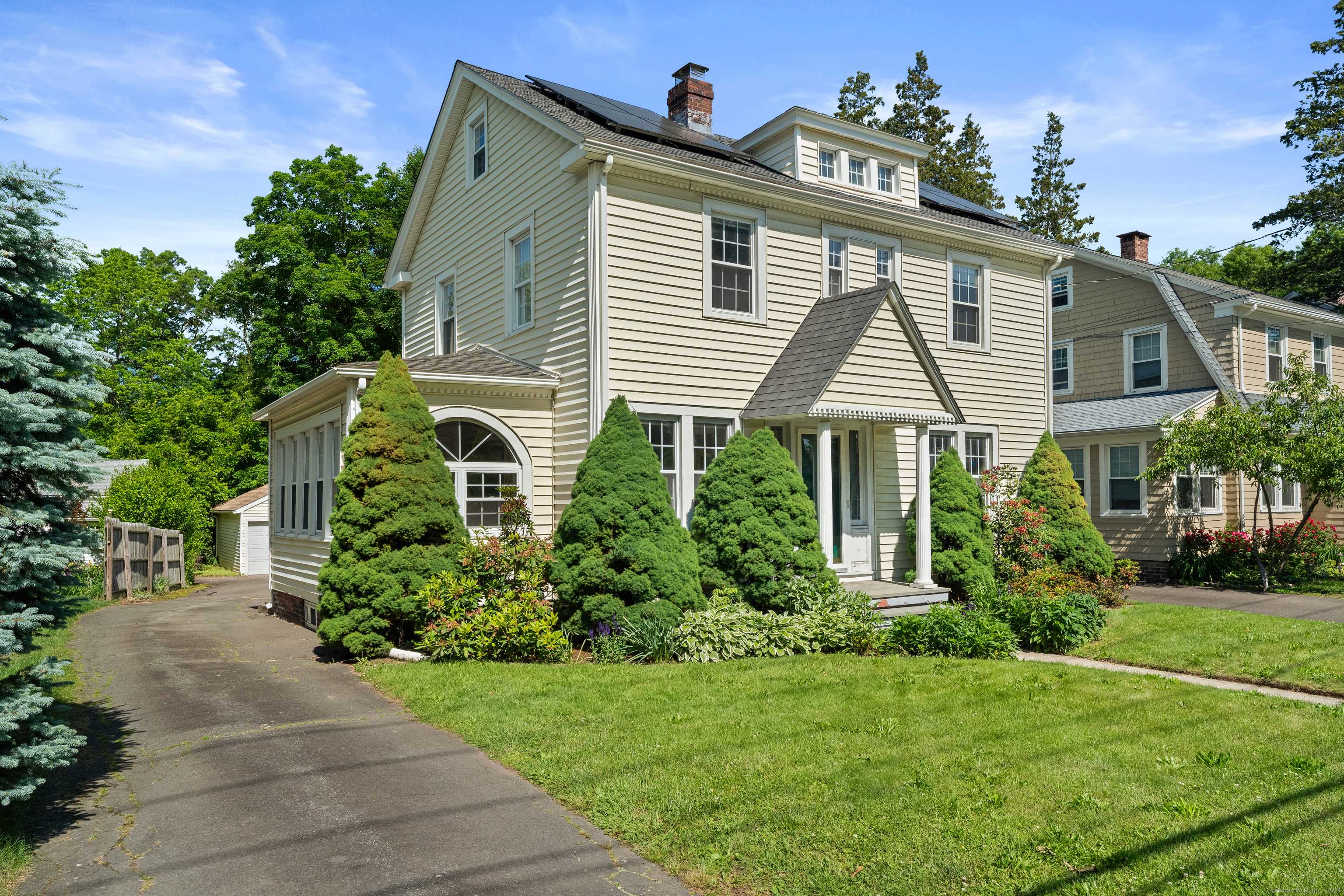 Hamden, CT 06517,1748 Whitney Avenue