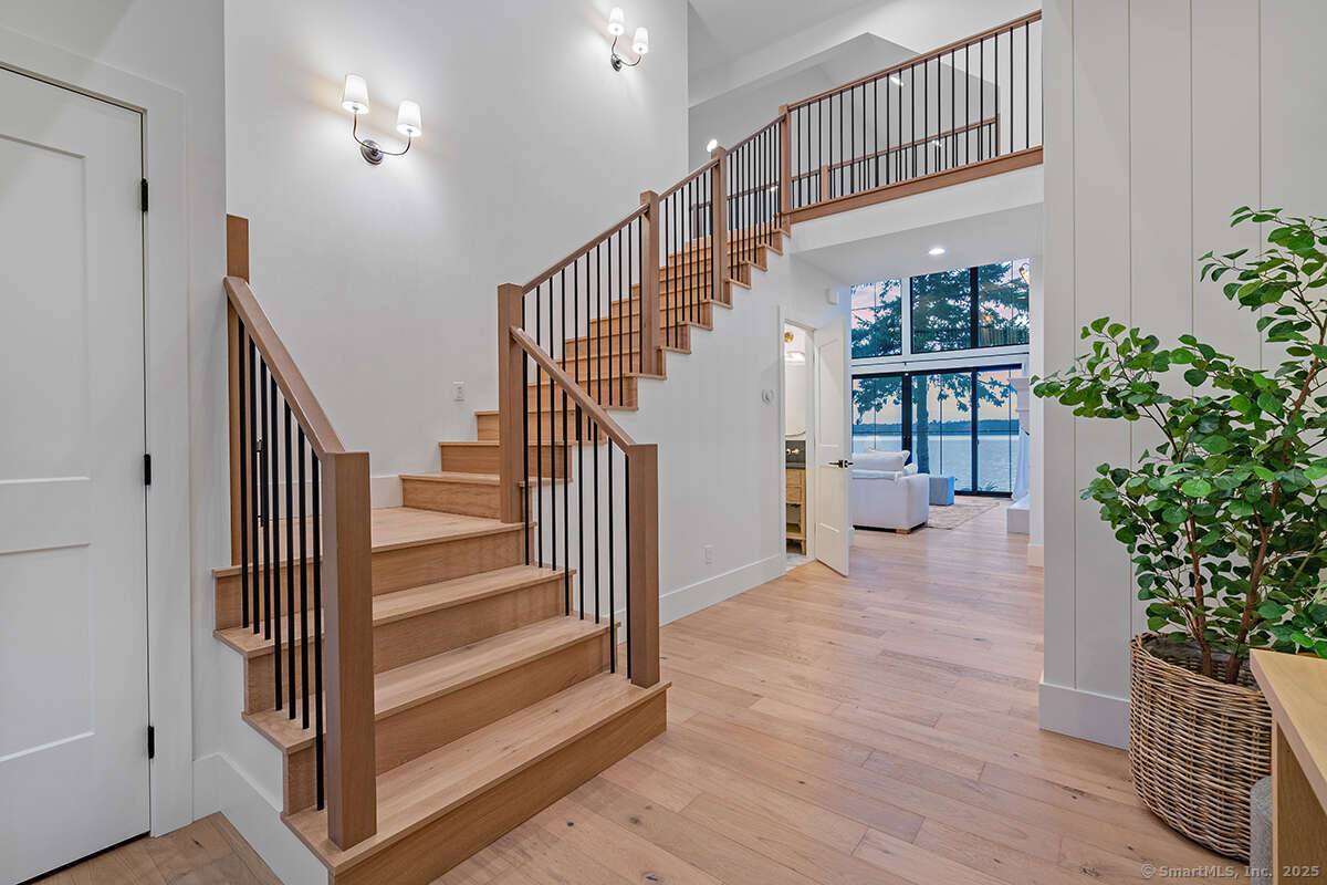 Brookfield, CT 06804,70 South Lake Shore Drive