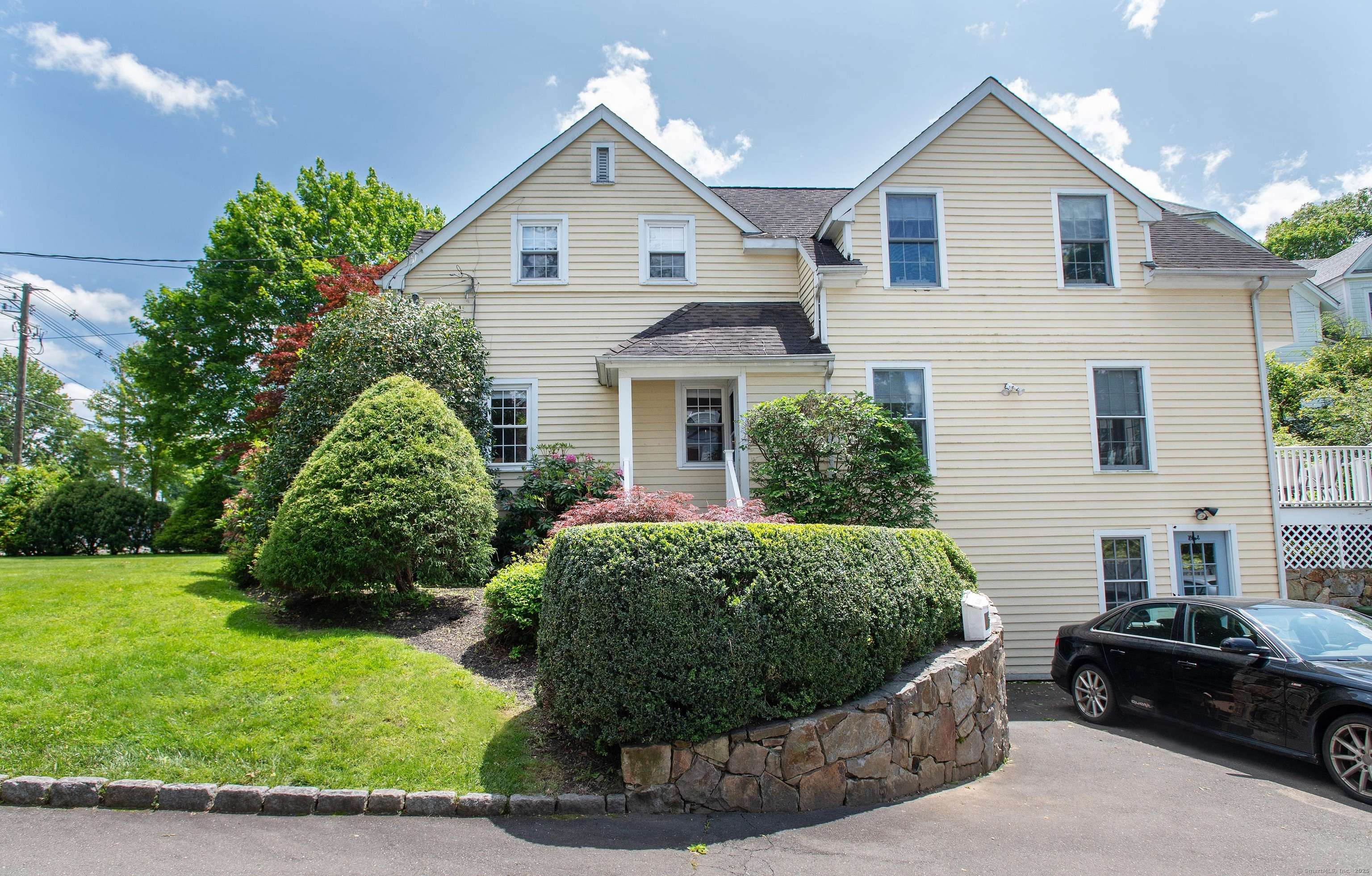 Ridgefield, CT 06877,15 North Salem Road