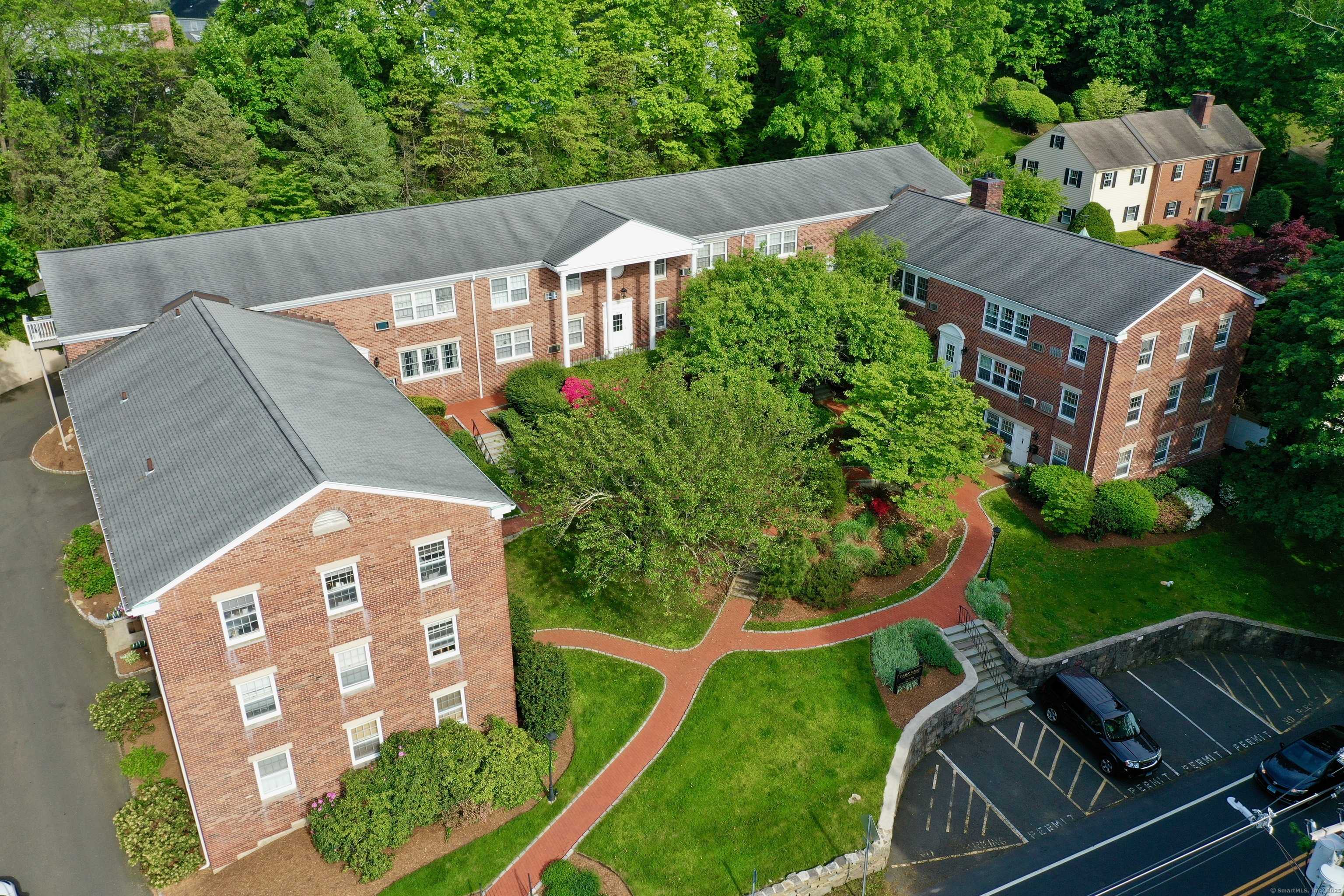 New Canaan, CT 06840,226 Park Street #APT 4