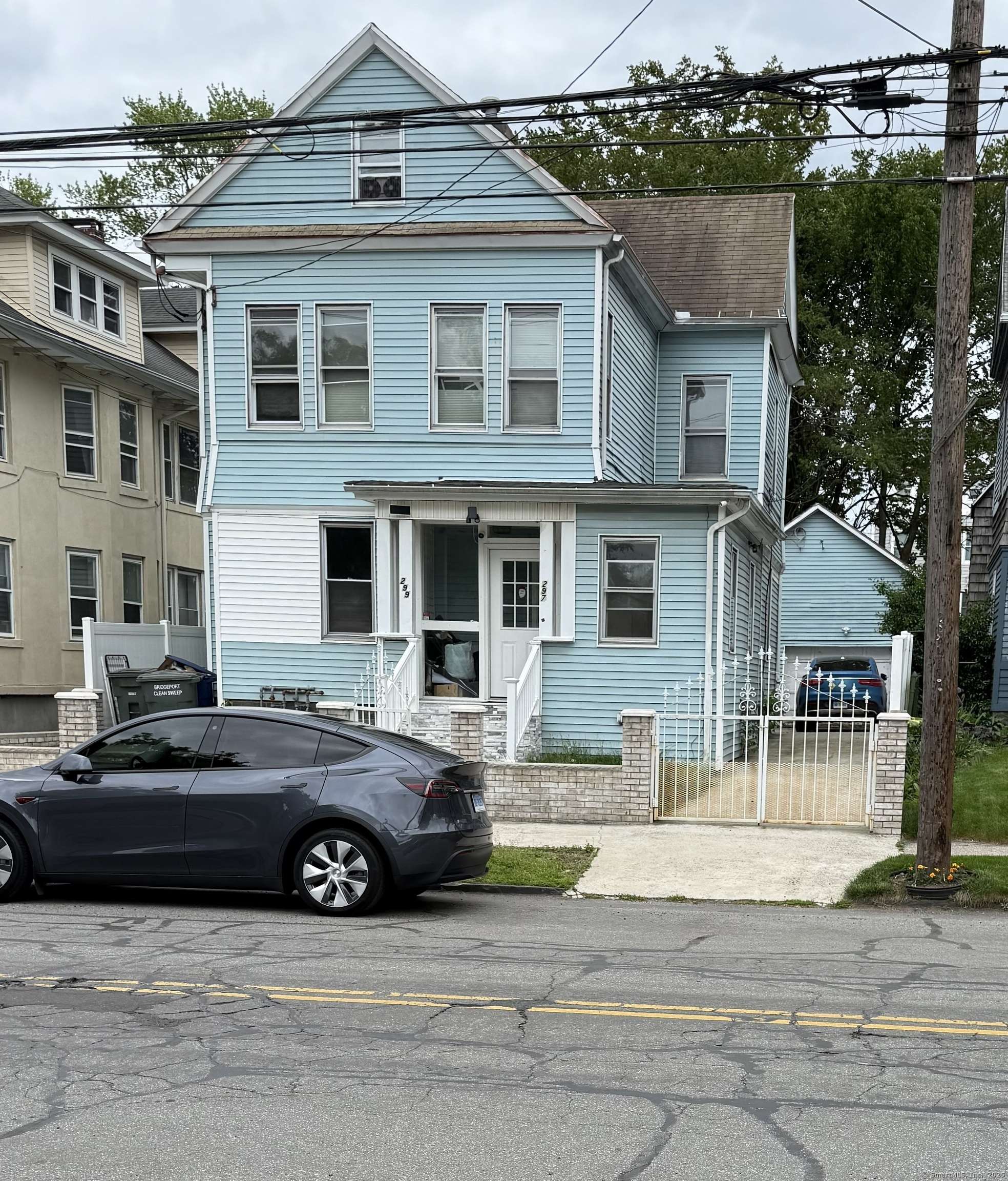 Bridgeport, CT 06605,297 Laurel Avenue #1sr flr
