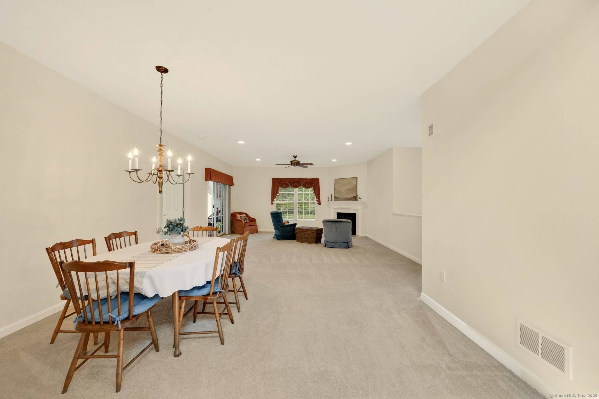 Suffield, CT 06078,16 Dewberry Way #16