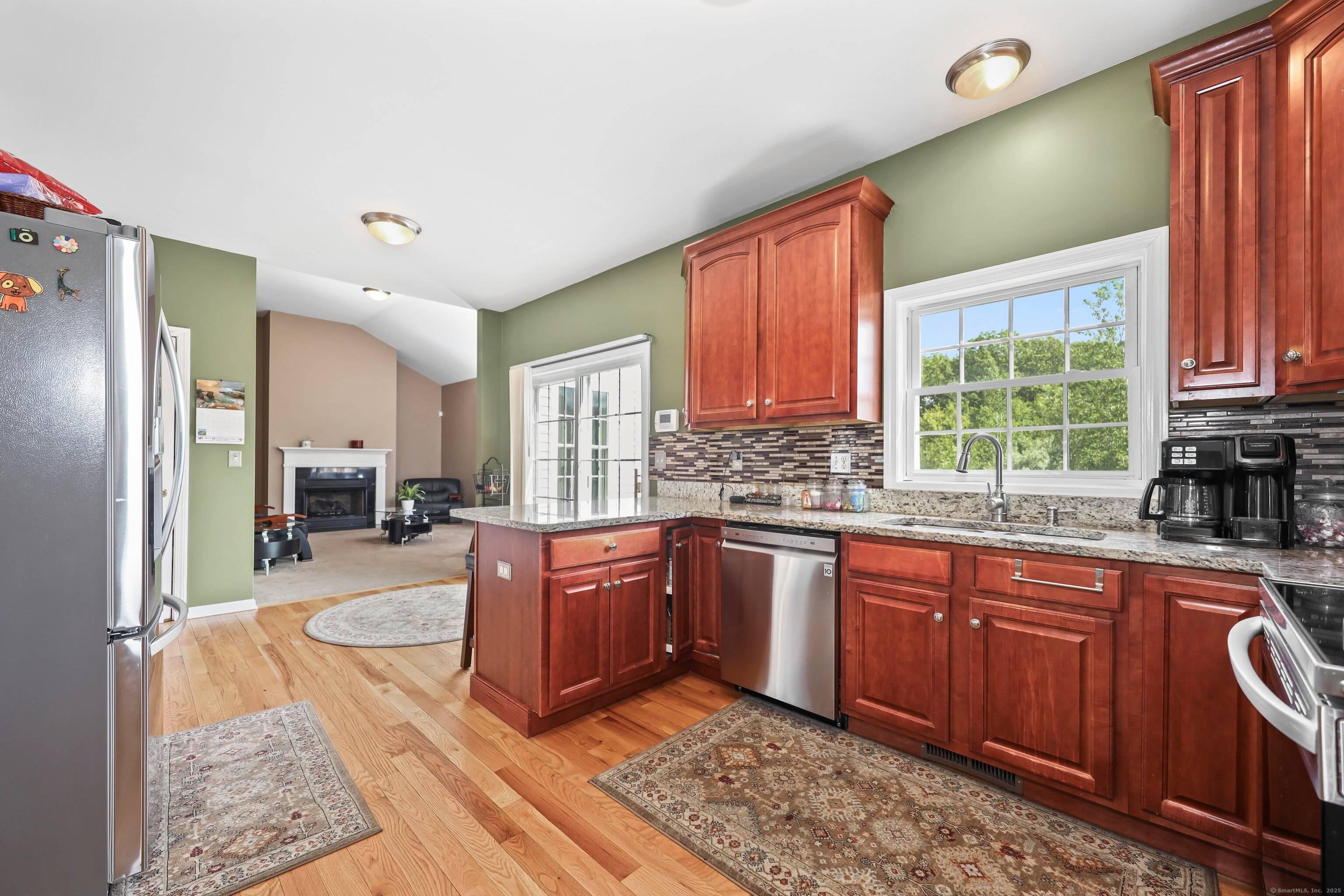 Waterbury, CT 06705,280 Ridgefield Avenue