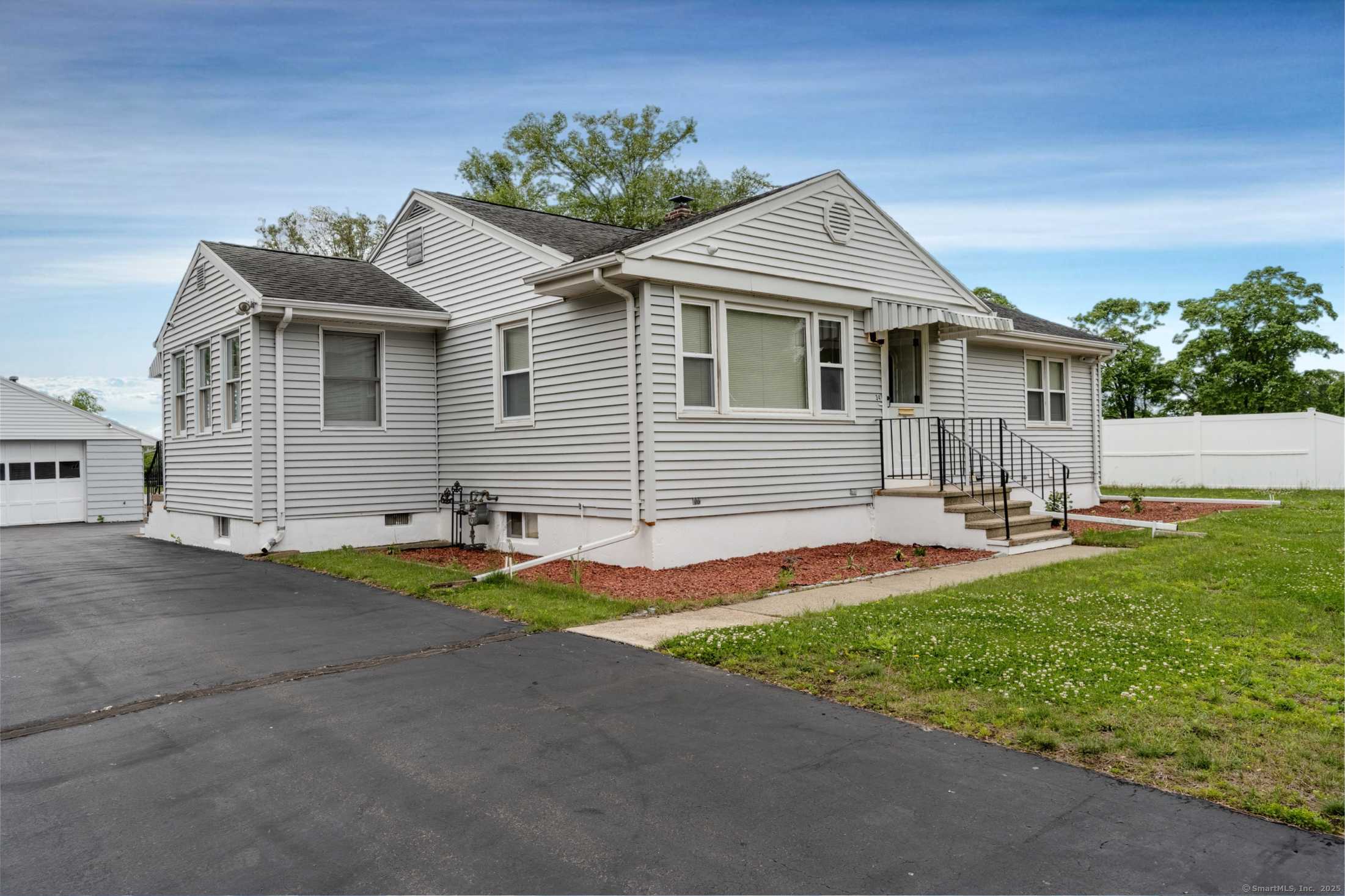 East Haven, CT 06512,34 River Street