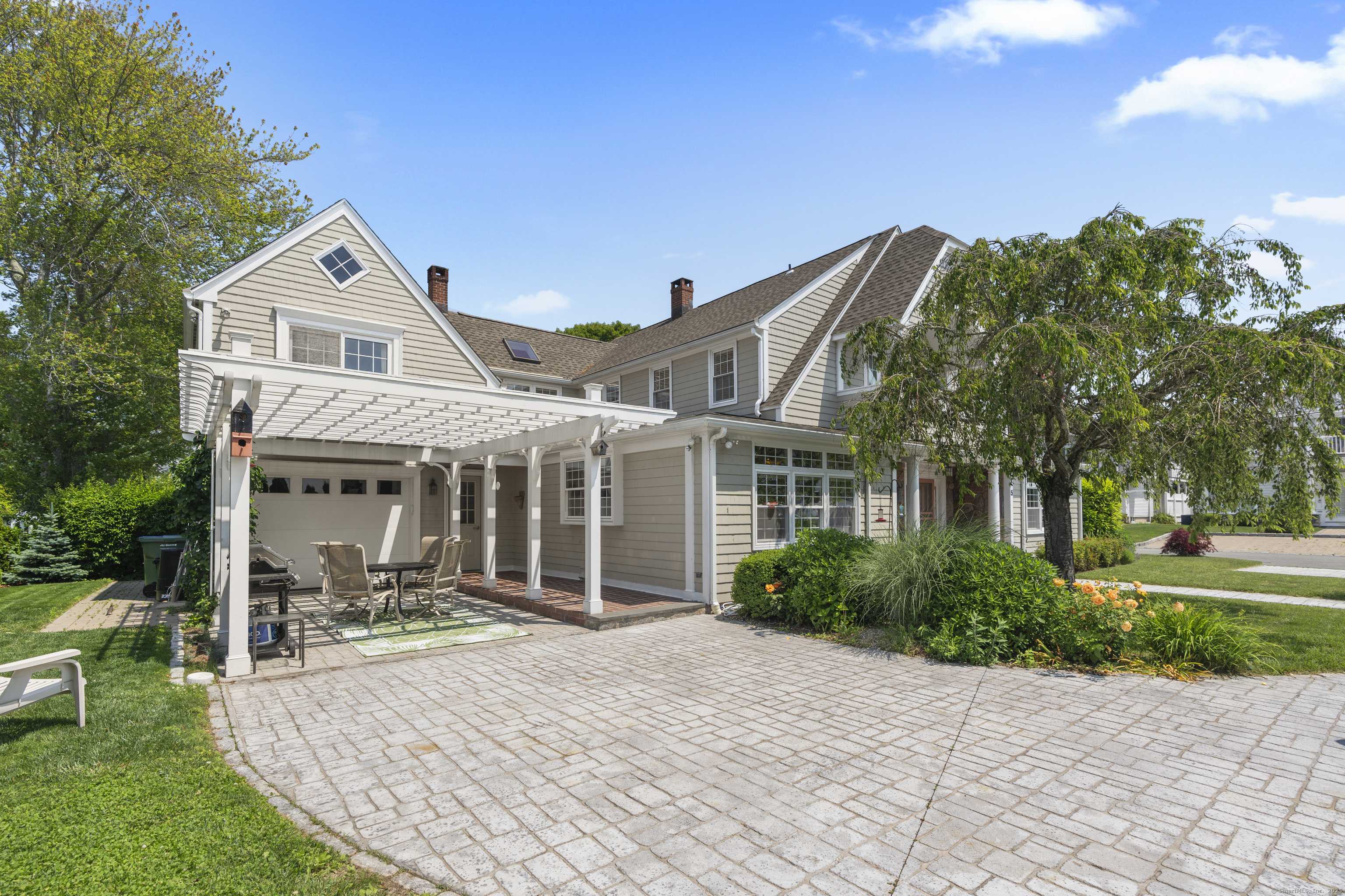 Old Saybrook, CT 06475,5 Oakwood Road