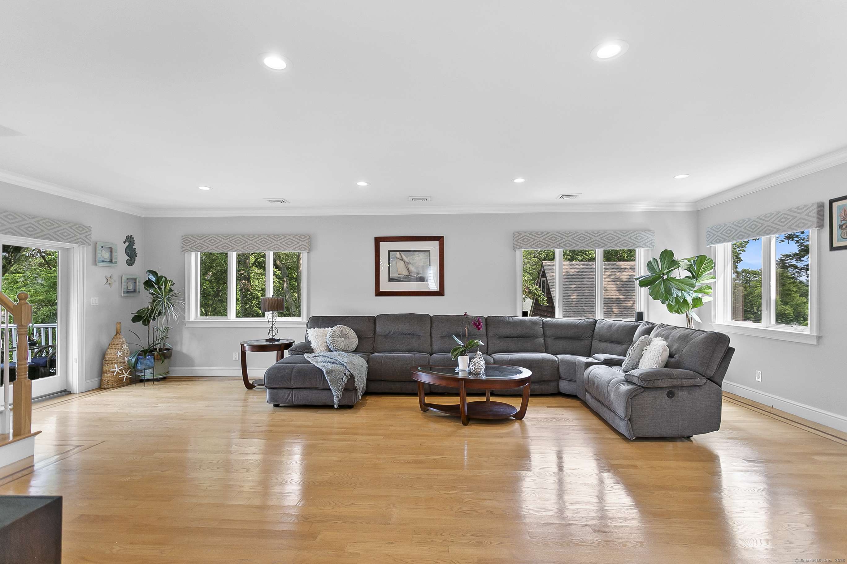 Stamford, CT 06907,42 Woodledge Road