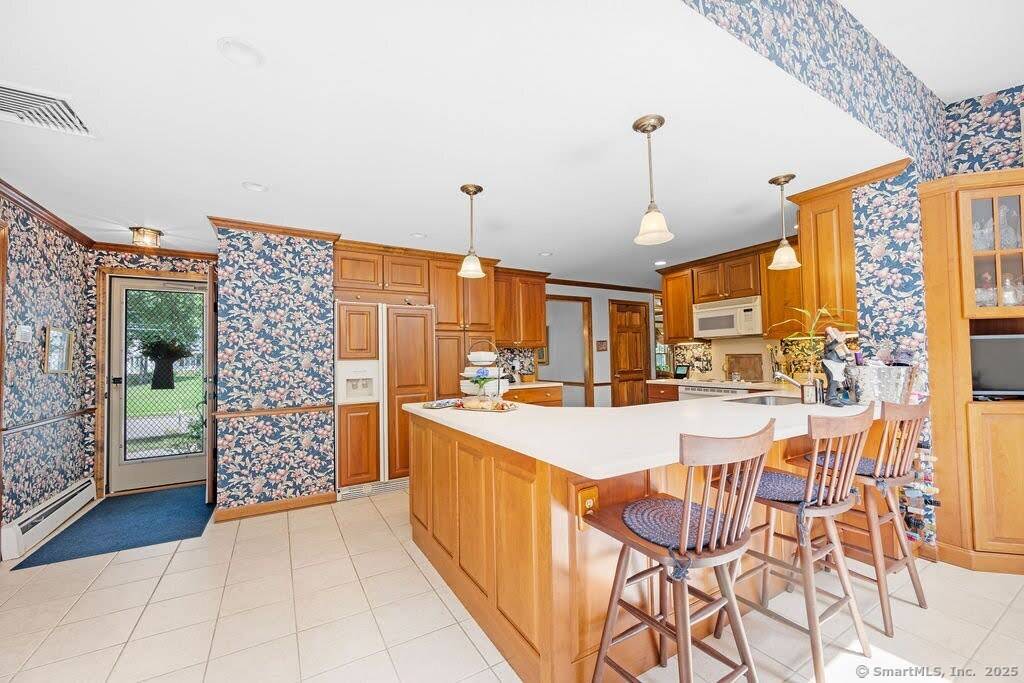 Wallingford, CT 06492,4 Shire Drive