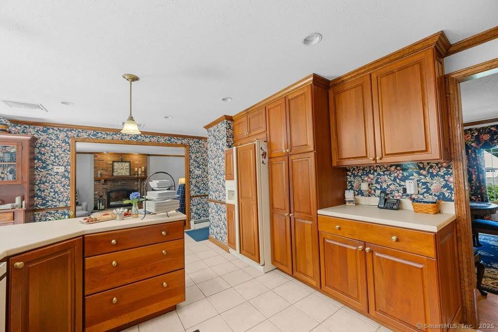 Wallingford, CT 06492,4 Shire Drive