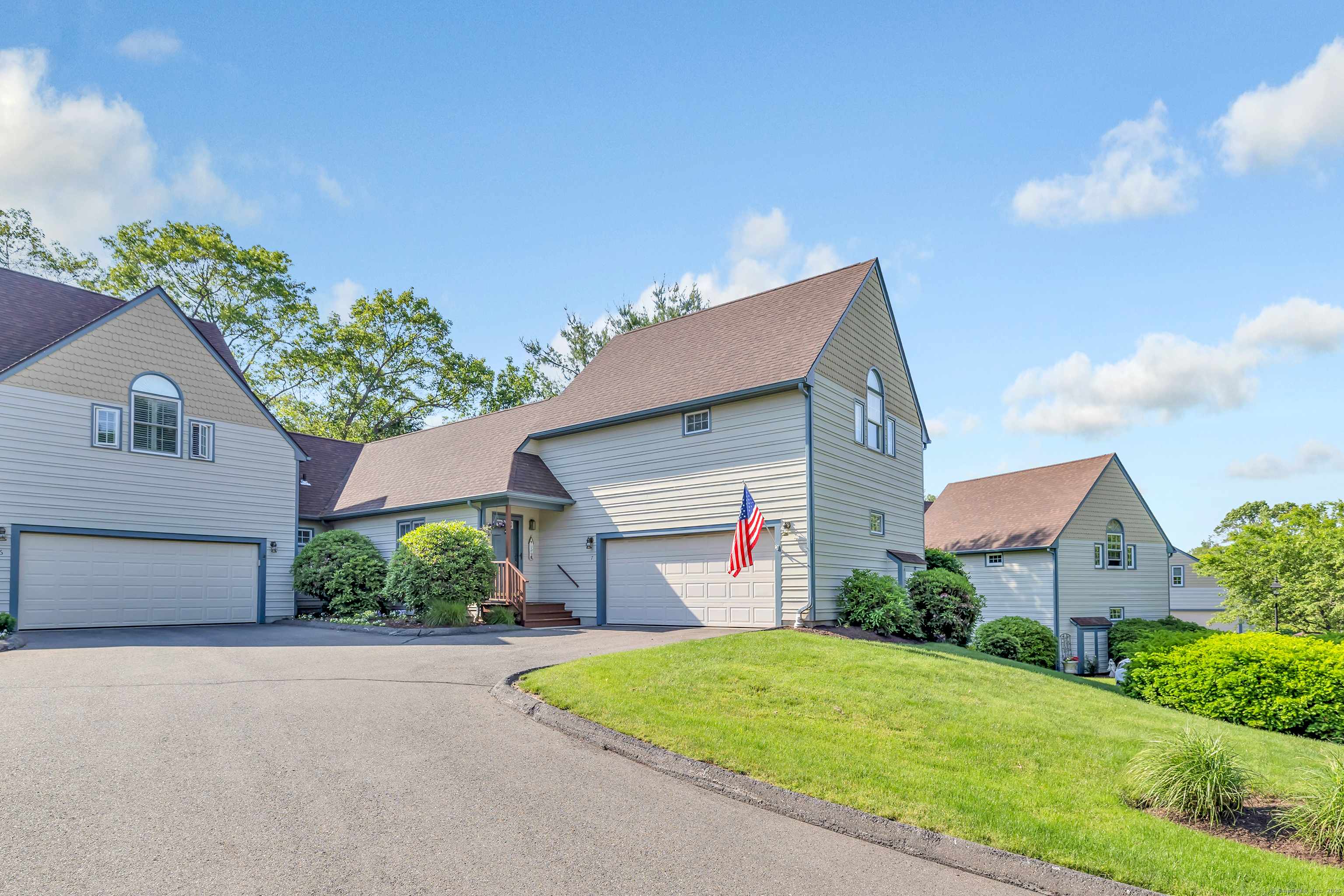 Shelton, CT 06484,7 Montagne Drive #7