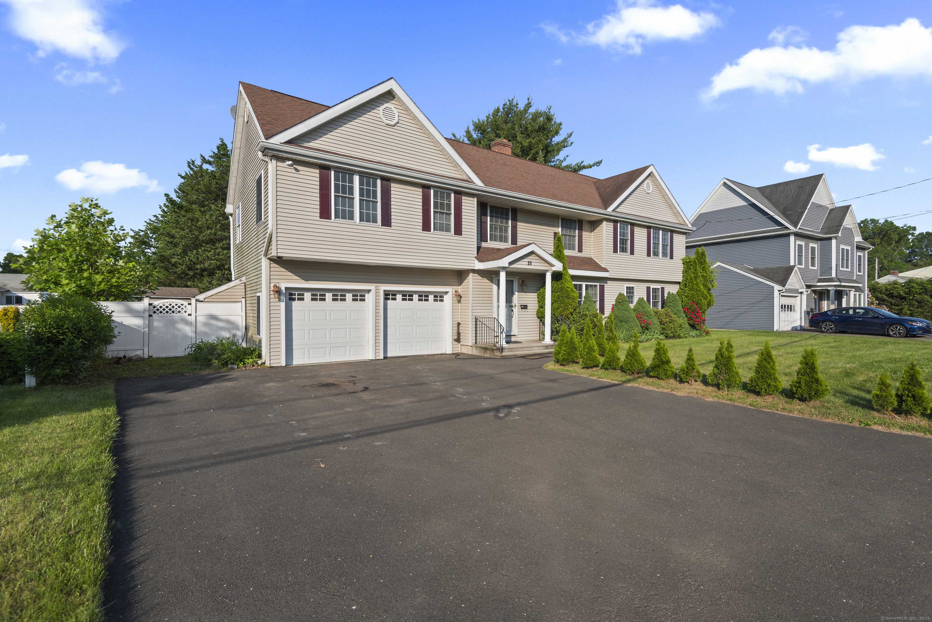 Milford, CT 06460,25 Lucille Drive
