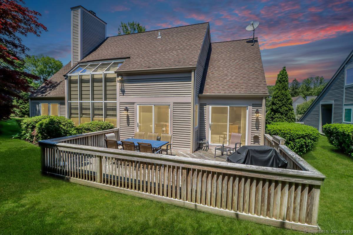 Norwalk, CT 06850,230 New Canaan Avenue #APT 2