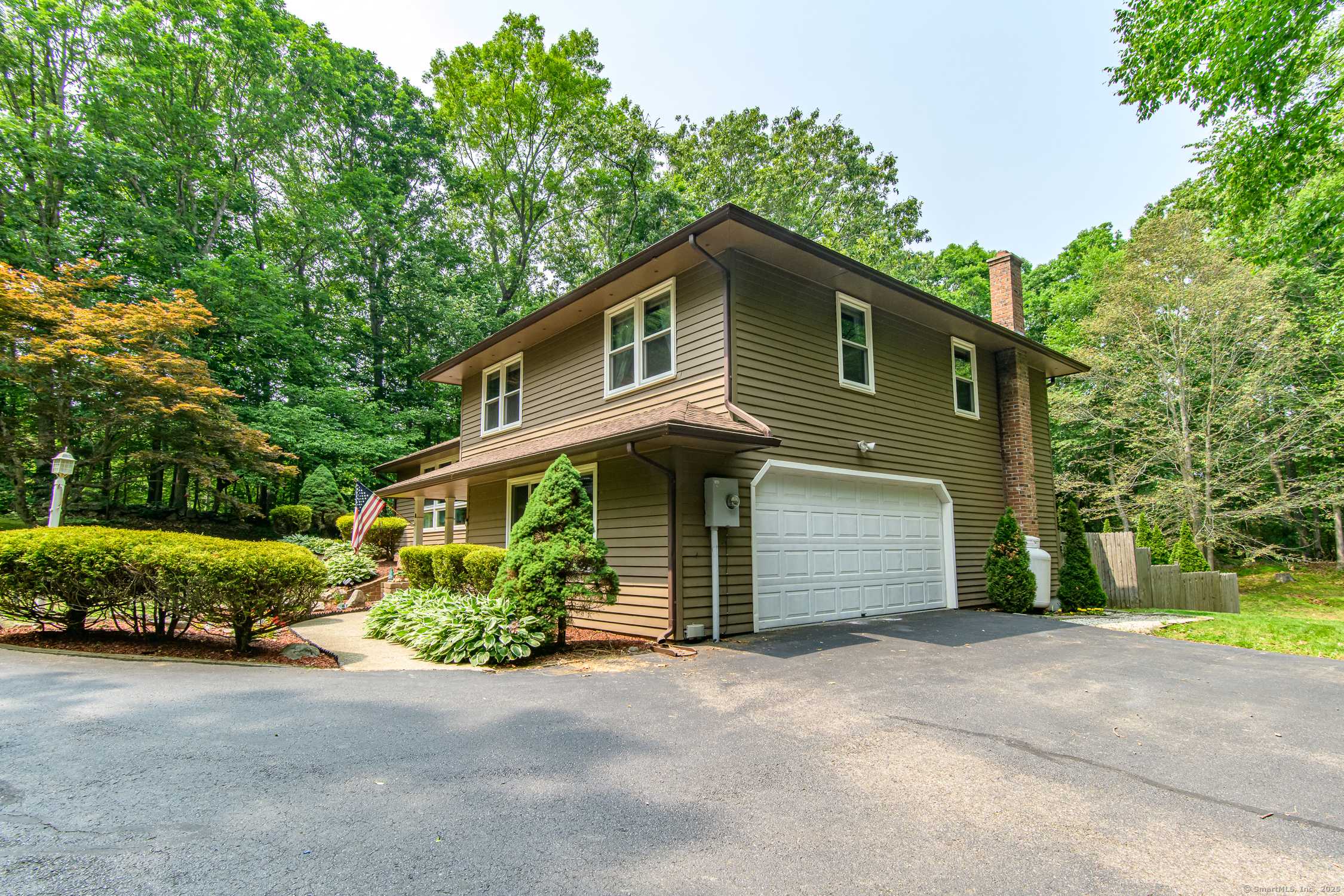Montville, CT 06382,17 Chris Drive