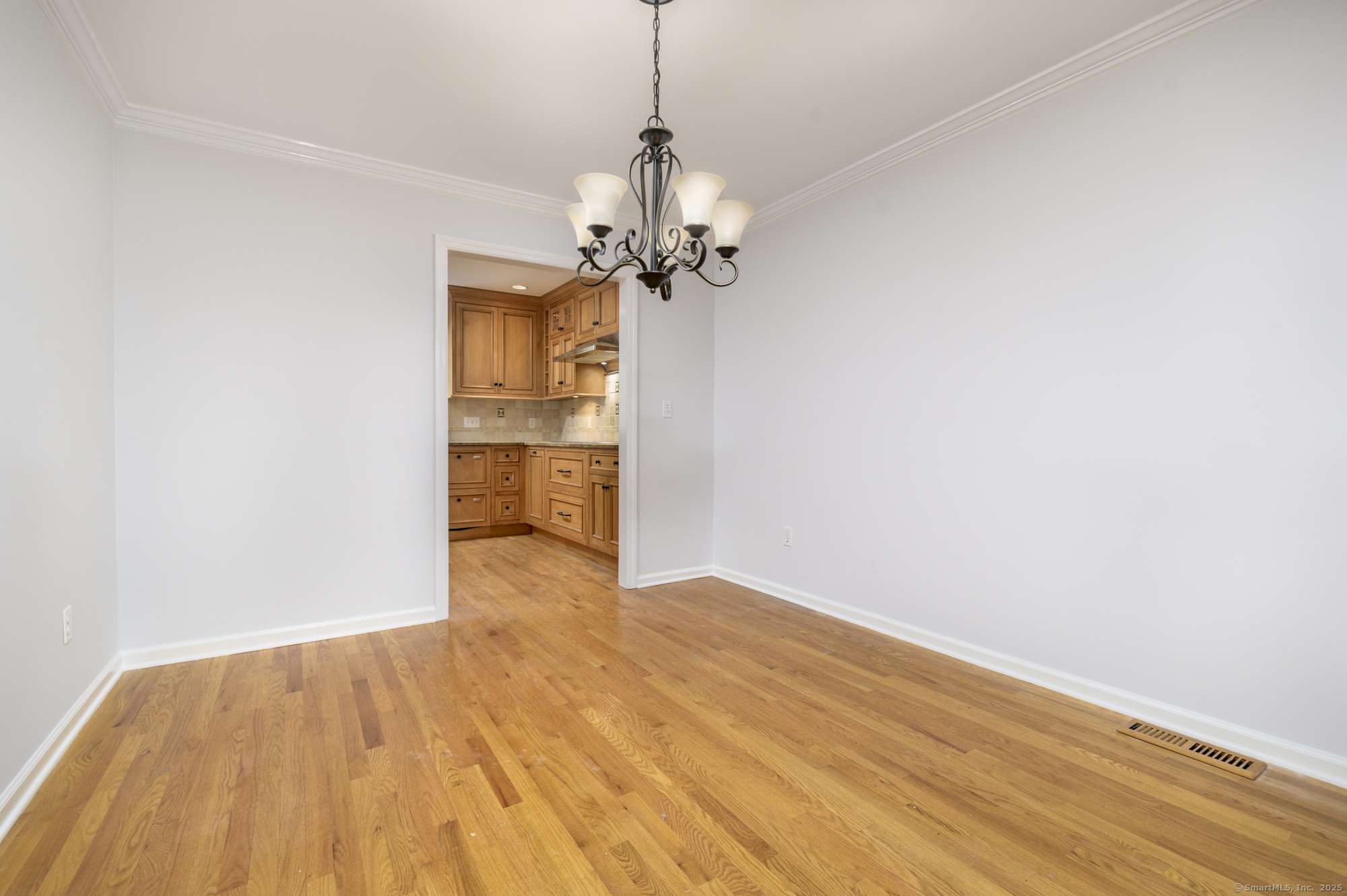 Stamford, CT 06906,668 Glenbrook Road #9