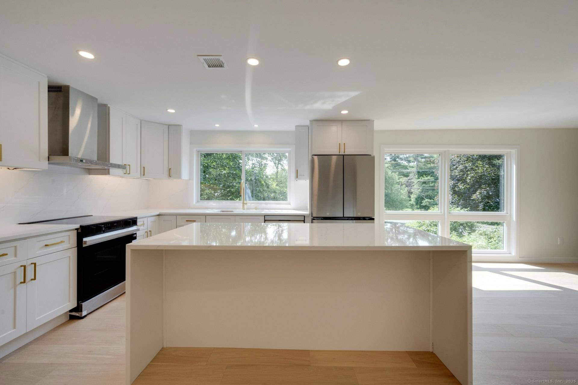 Norwalk, CT 06854,20 Ledgebrook Drive #20