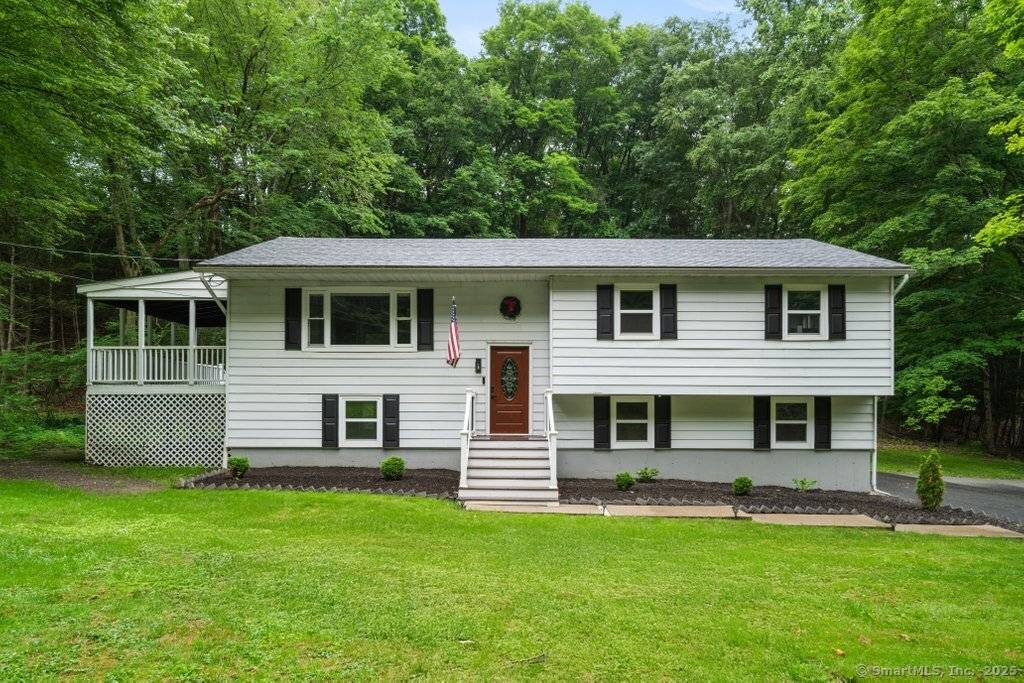 Newtown, CT 06482,17 Valley Field Road South