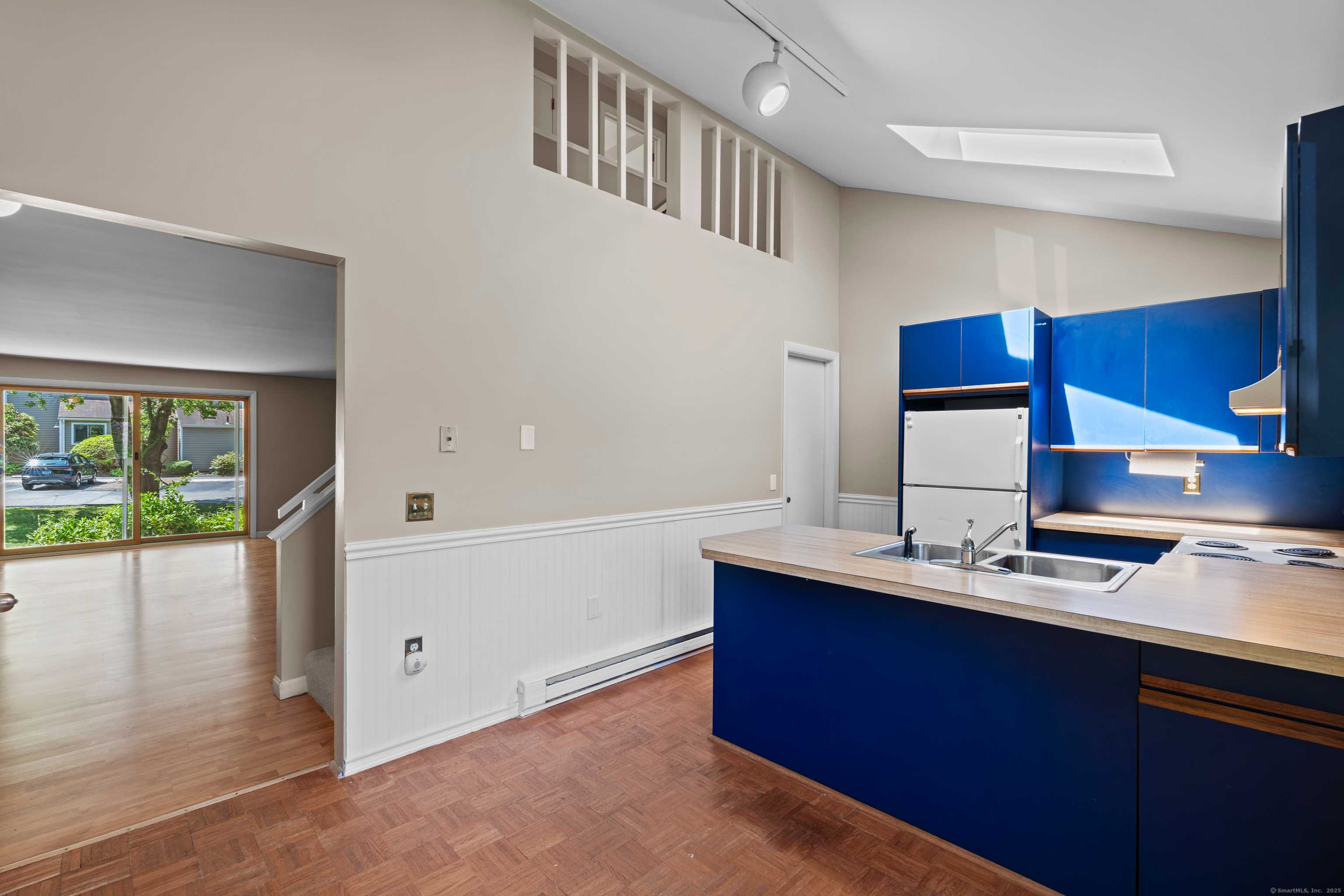 Stonington, CT 06355,37 Hewitt Road #APT B2