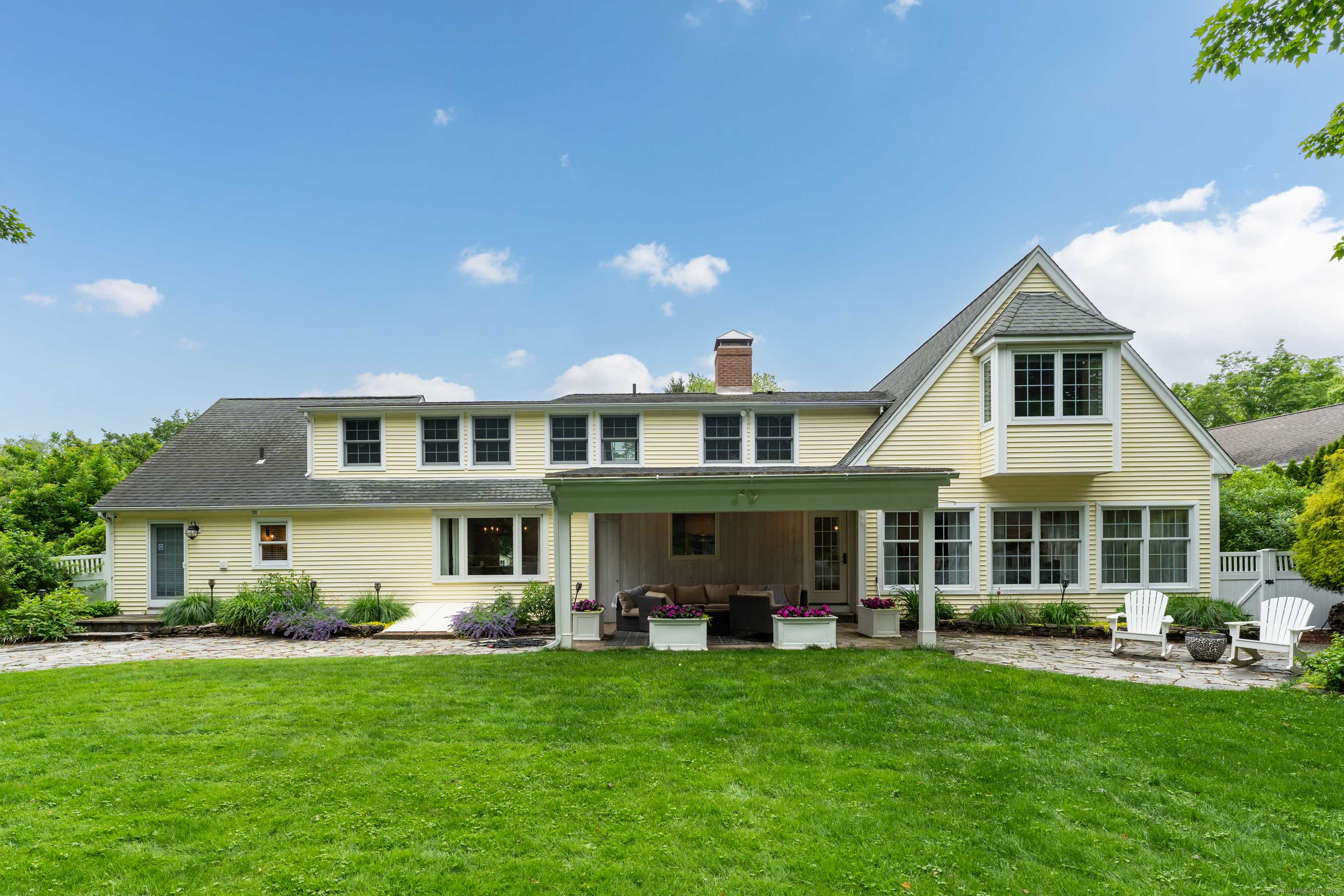 Guilford, CT 06437,8 Norton Avenue