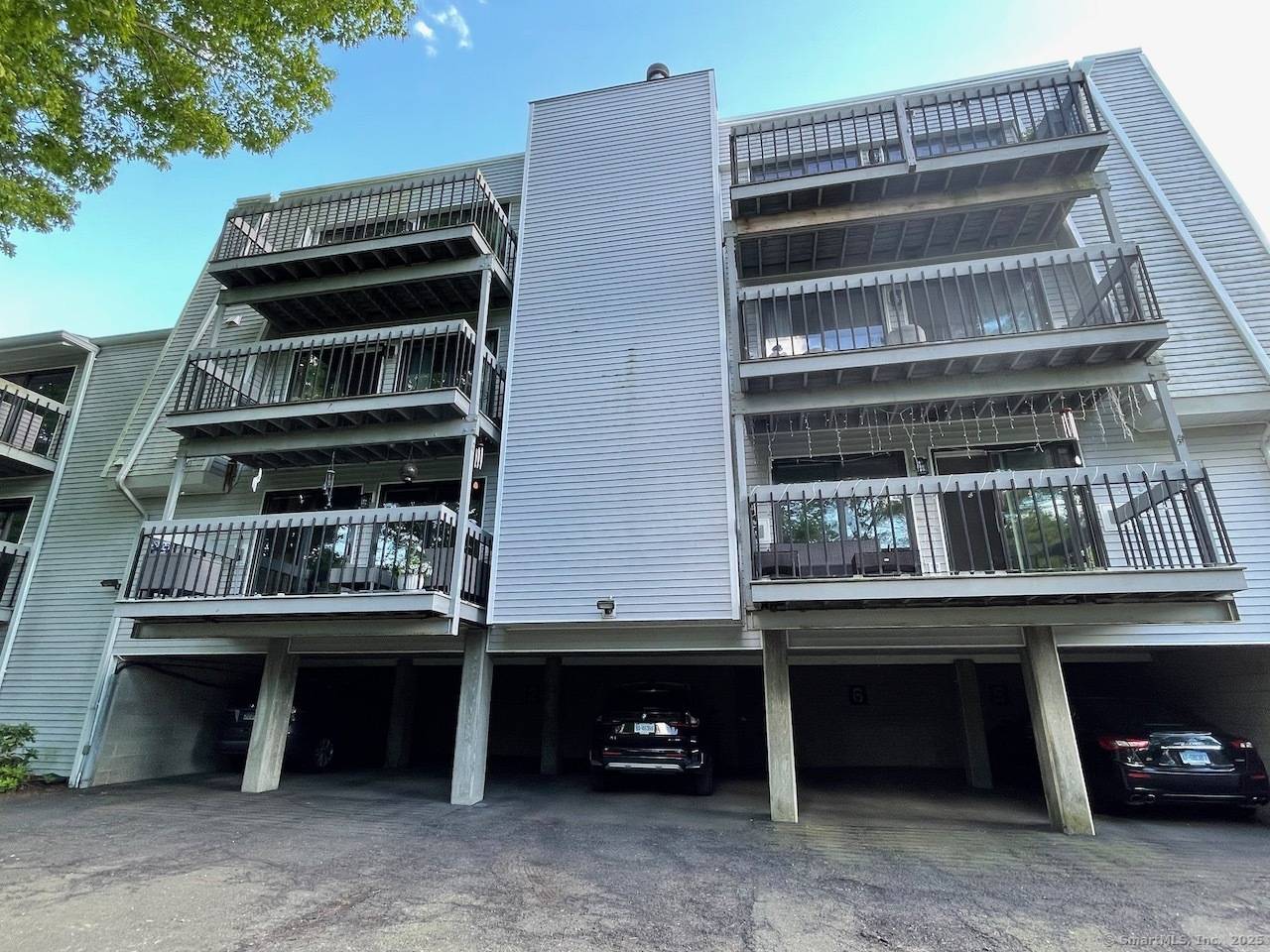 Stamford, CT 06905,73 Riverside Avenue #3B