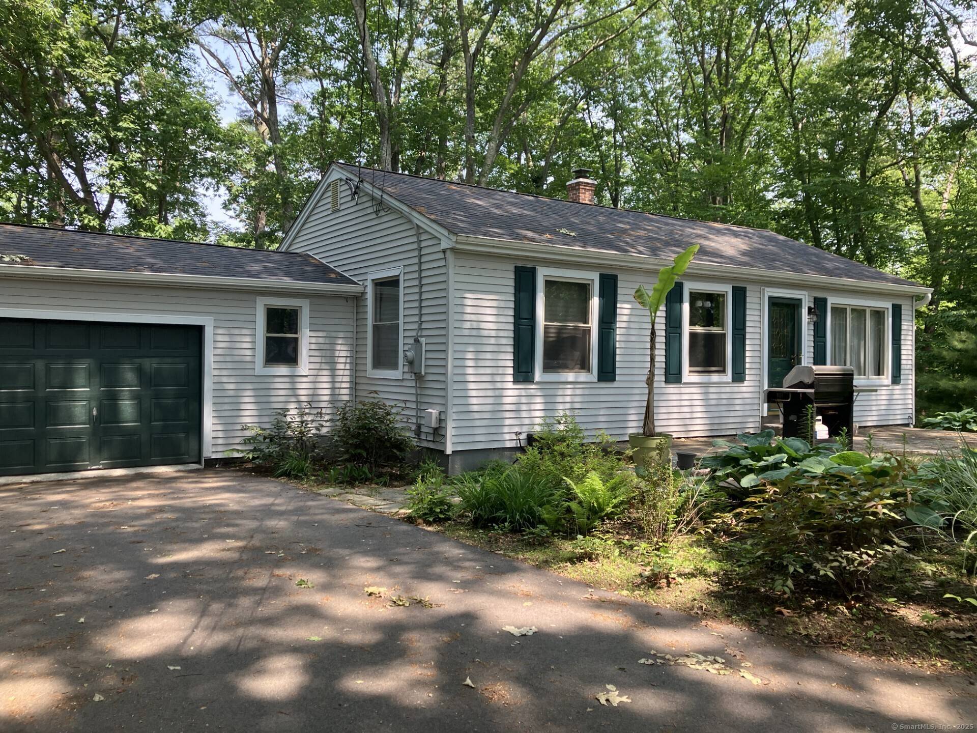 Killingly, CT 06239,229 Wauregan Road