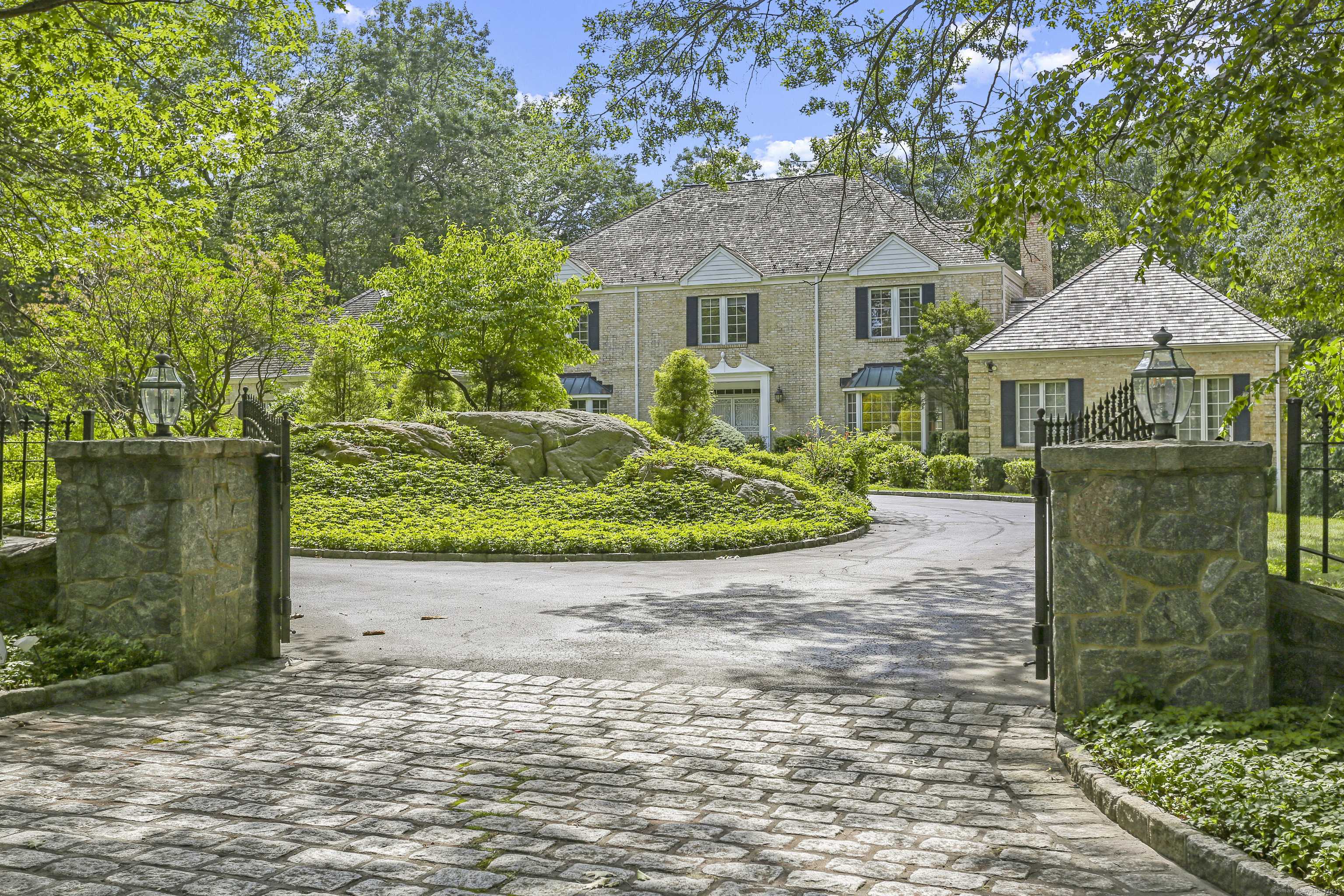 Greenwich, CT 06831,4 Mountain Laurel Drive