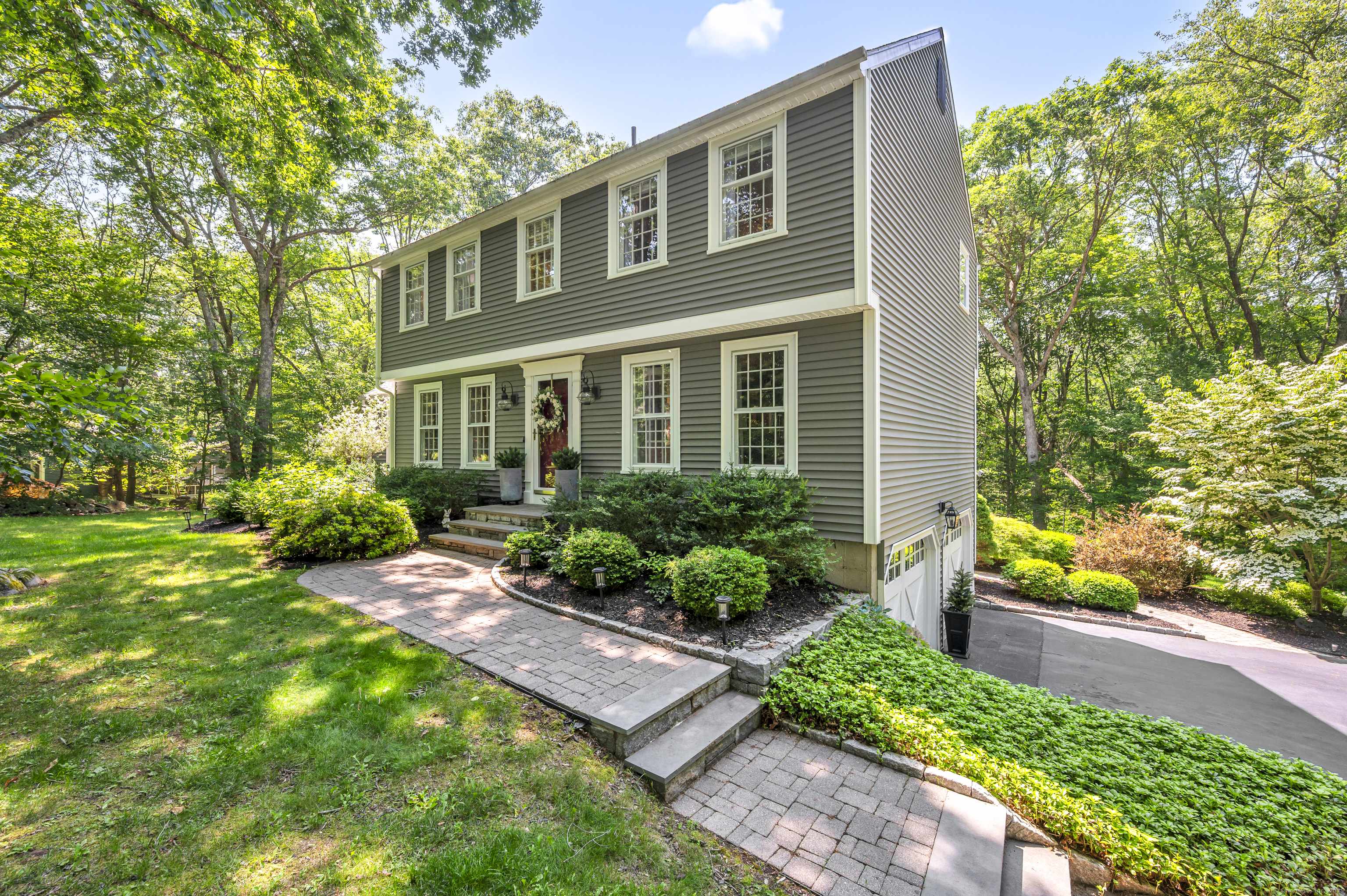 Madison, CT 06443,31 Country Way