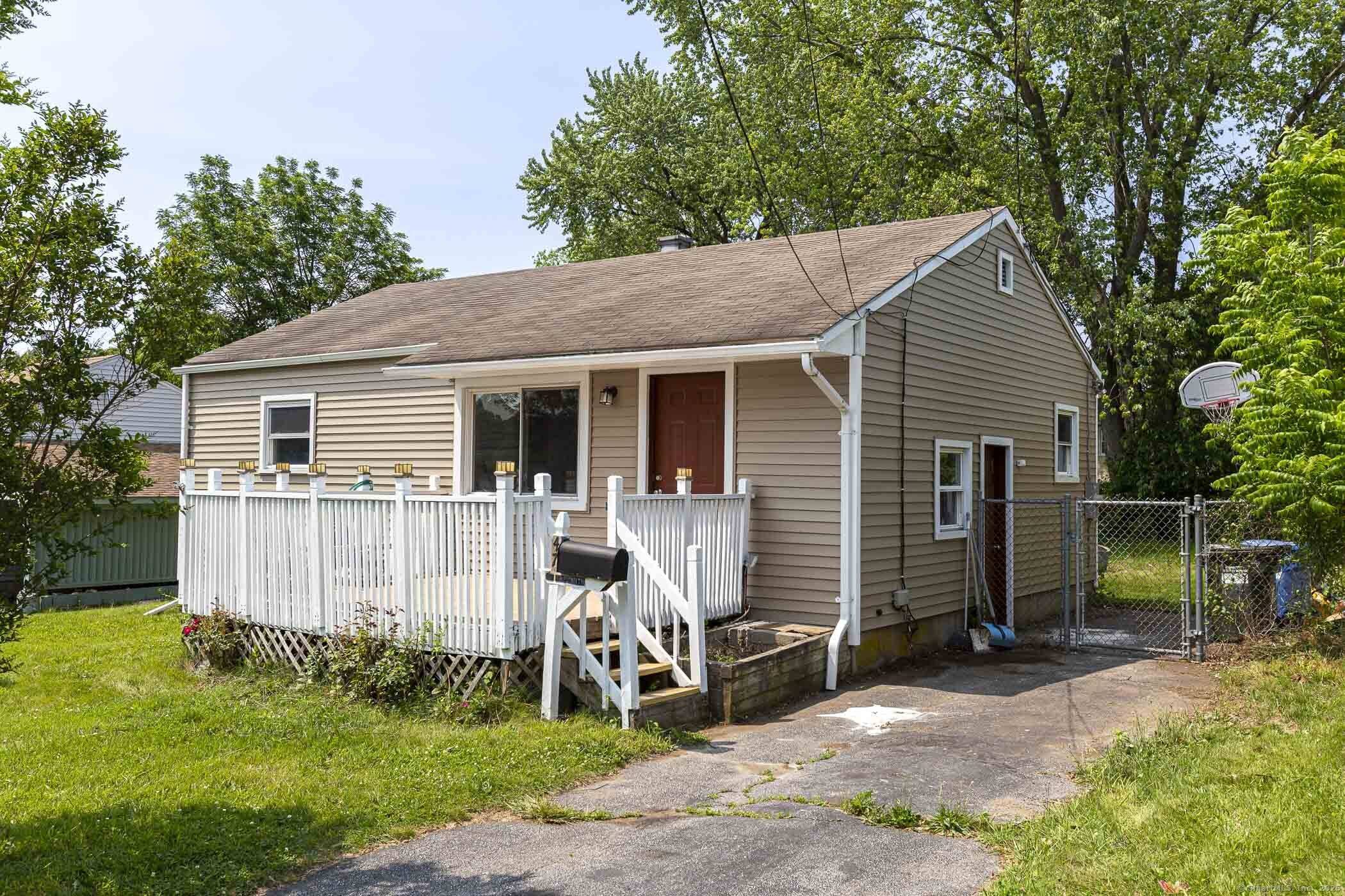 Norwich, CT 06360,47 Manwaring Road