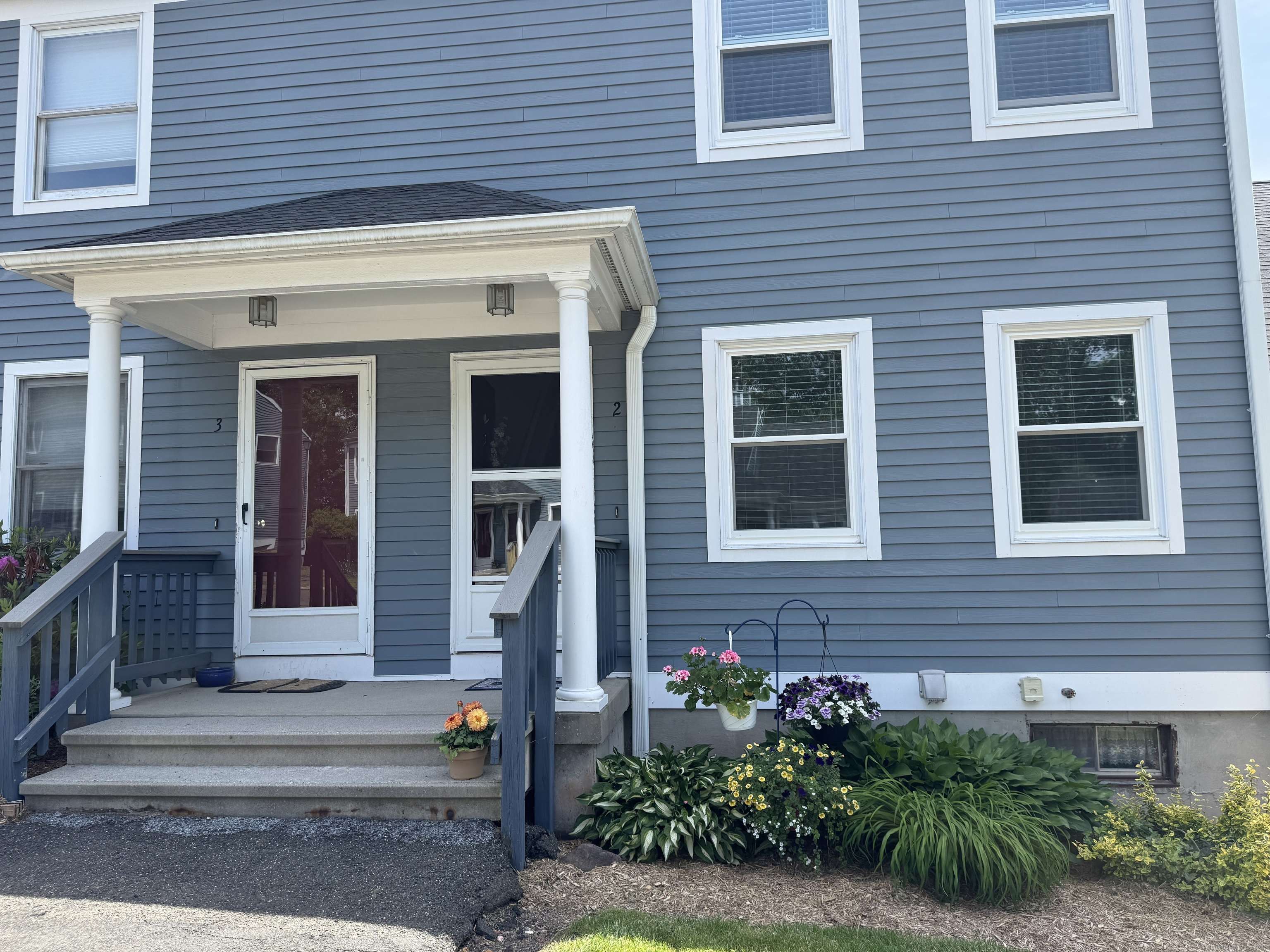 Hamden, CT 06518,2480 Whitney Avenue #2