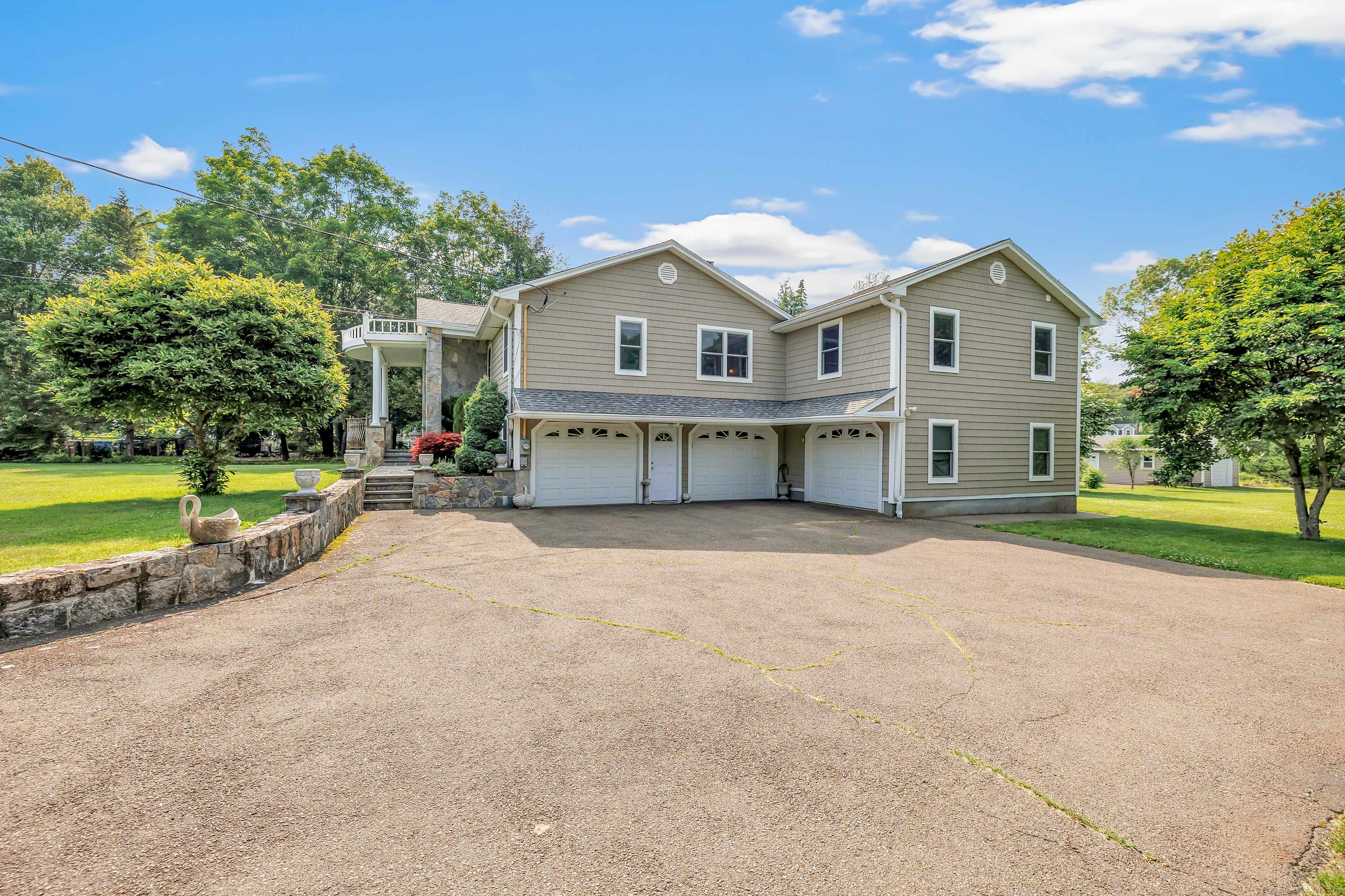 Shelton, CT 06484,229 Mohegan Road