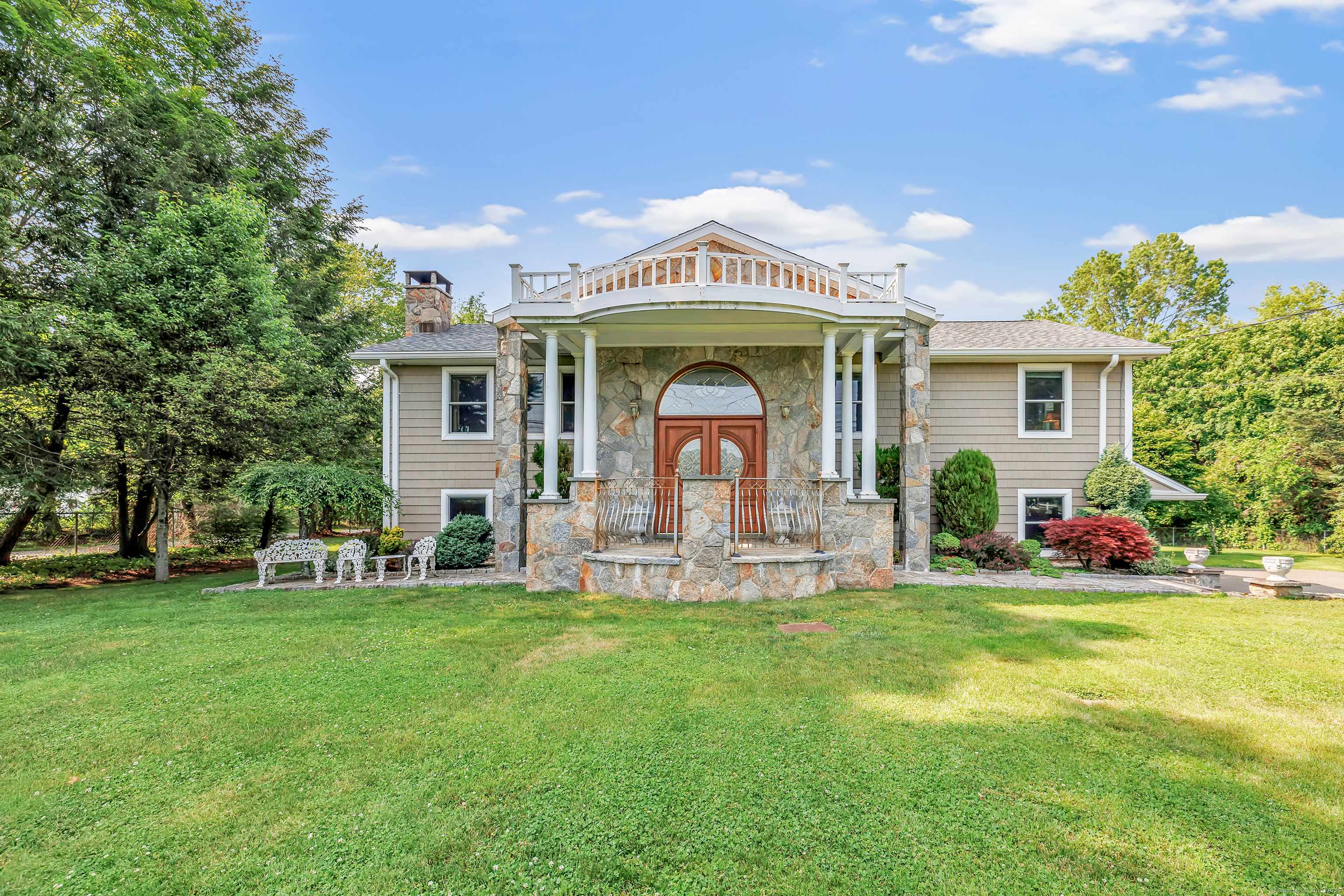 Shelton, CT 06484,229 Mohegan Road